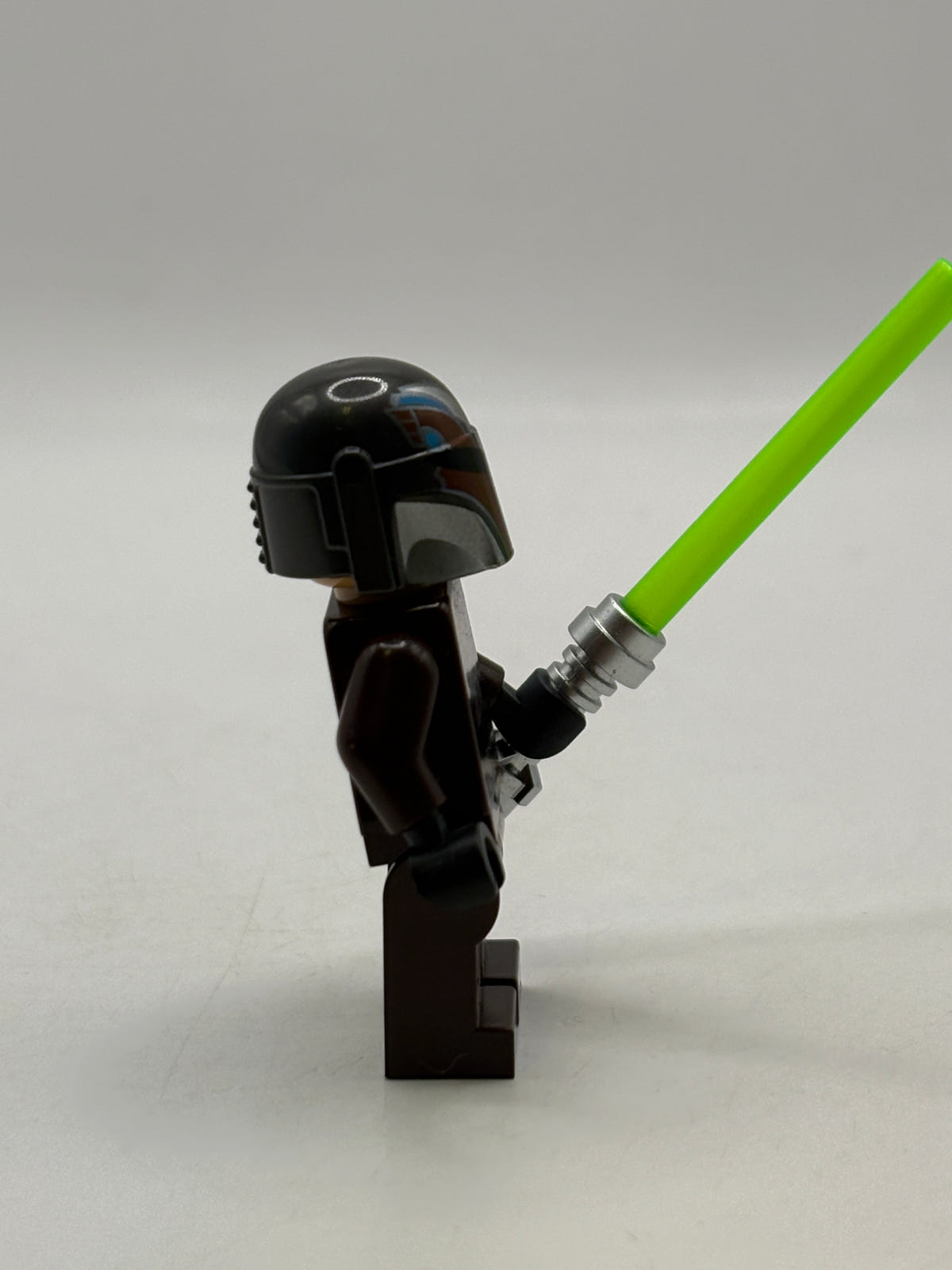 LEGO® Minifig sw1302 - Sabine Wren - Dark Brown Armor, photo 4 image 4