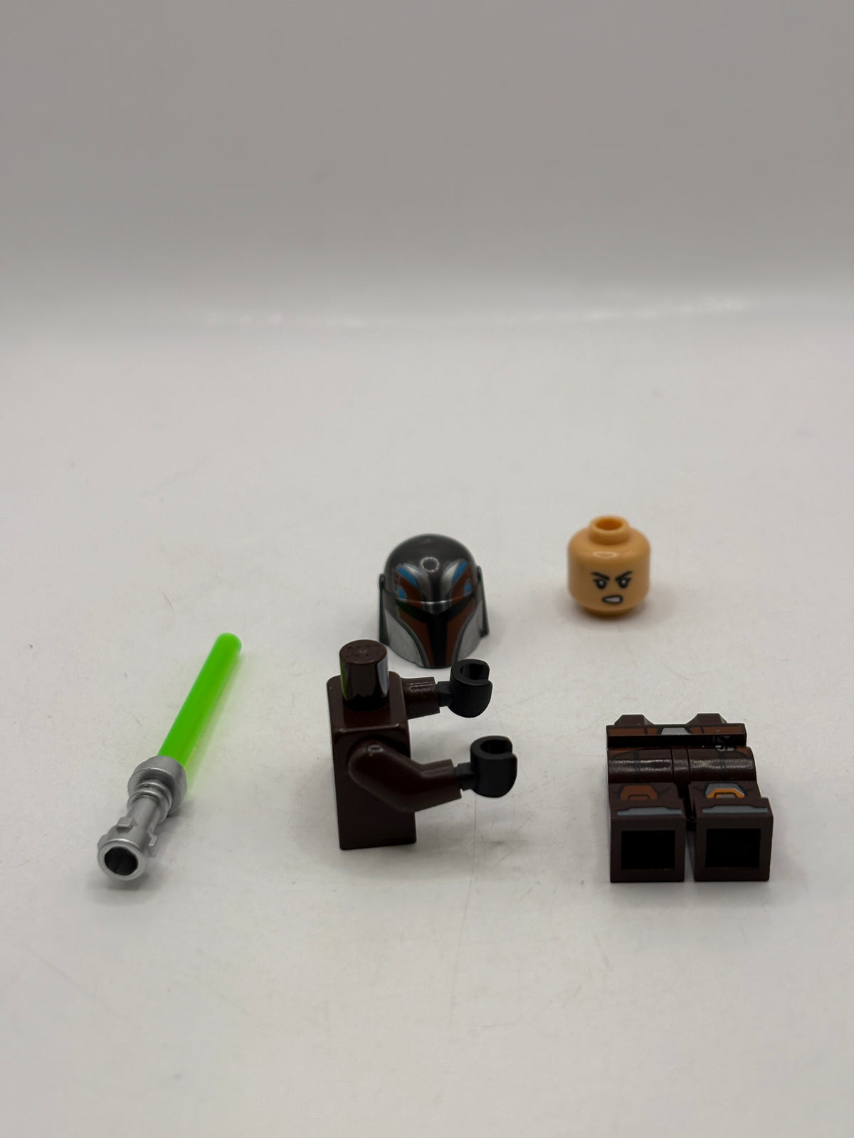 LEGO® Minifig sw1302 - Sabine Wren - Dark Brown Armor, photo 6 image 6