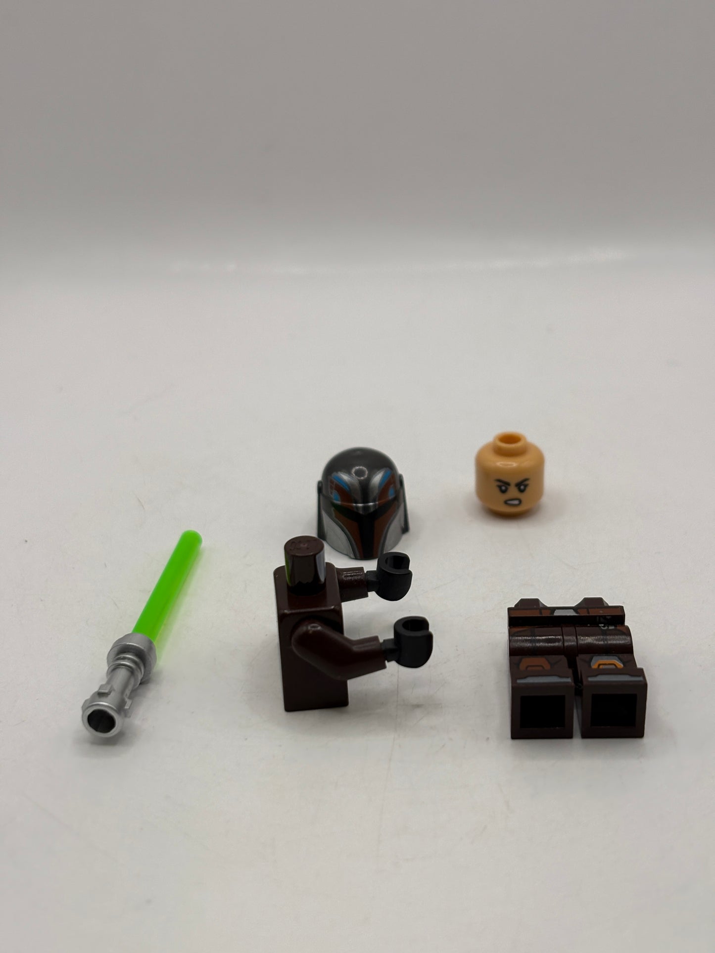 LEGO® Minifig sw1302 - Sabine Wren - Dark Brown Armor