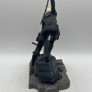 Diamond Select Toys Marvel Avengers Black Widow PVC Diorama 9