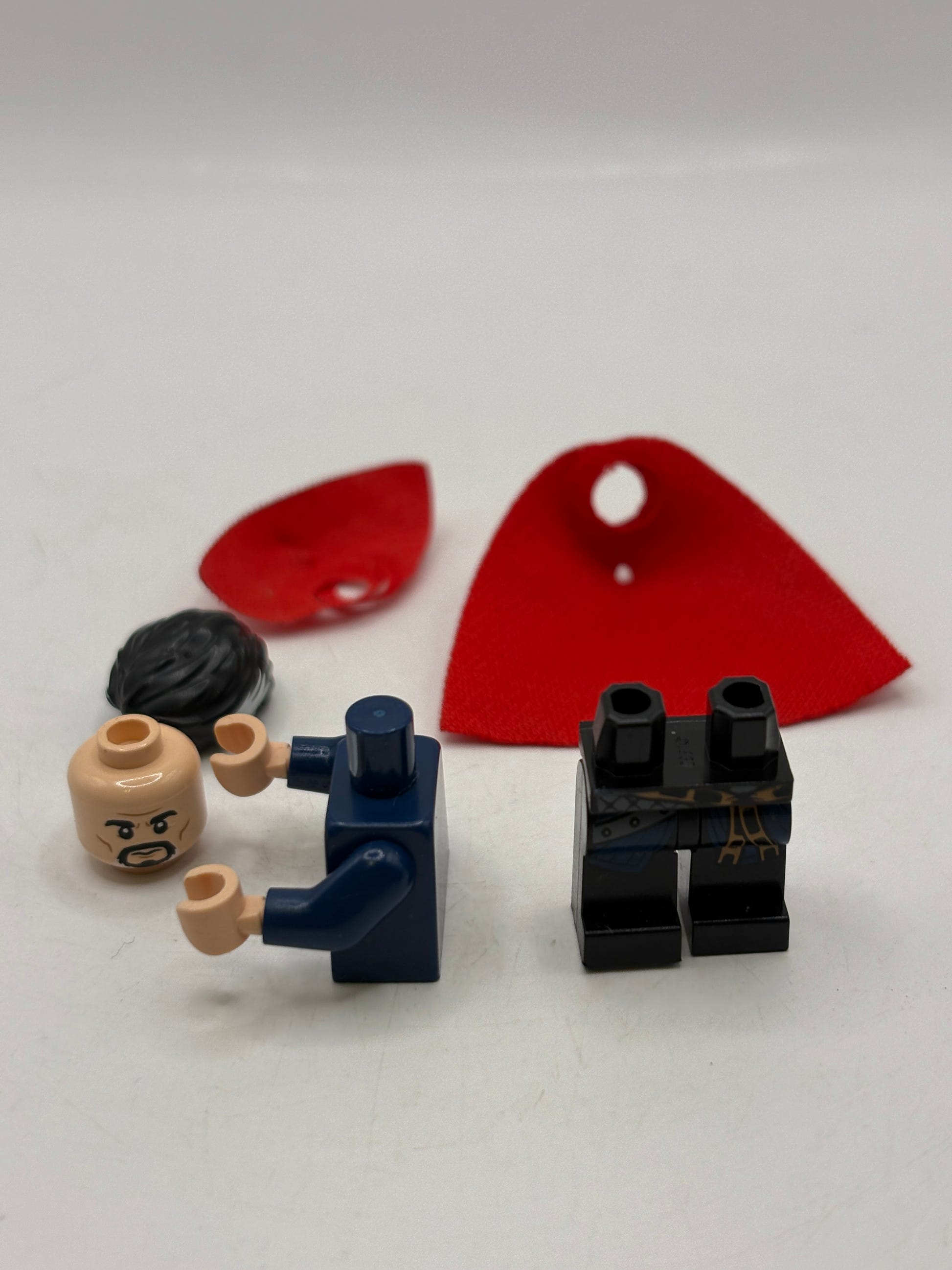 Doctor Strange (Starched Collar) - LEGO Marvel Minifigures - sh0509 - 76108 image 5