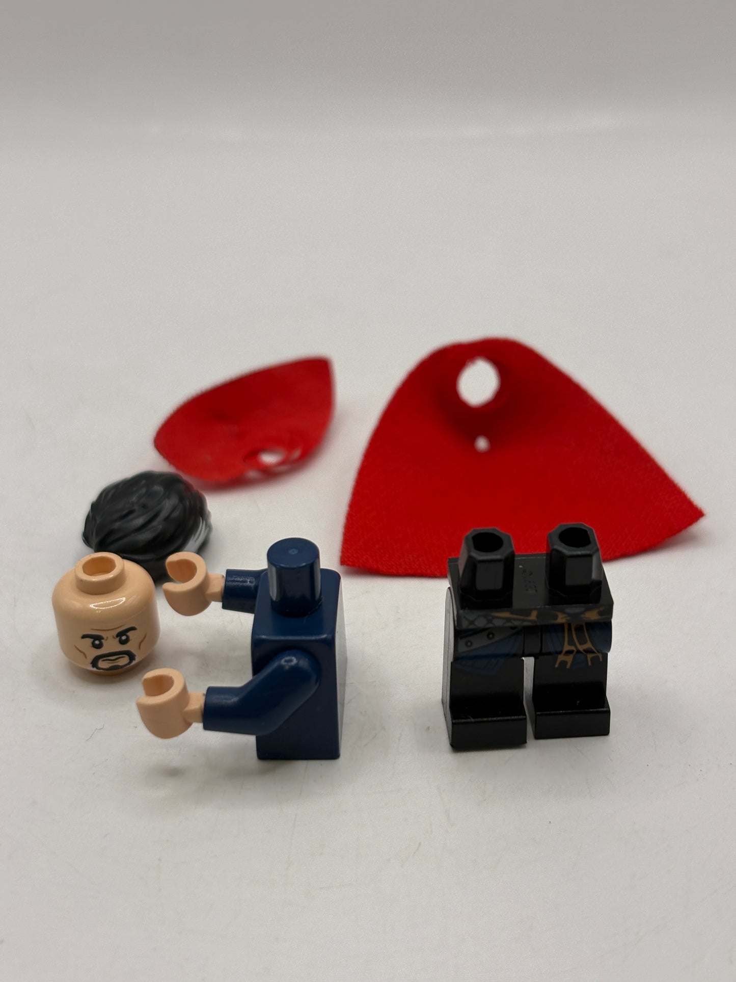 Doctor Strange (Starched Collar) - LEGO Marvel Minifigures - sh0509 - 76108