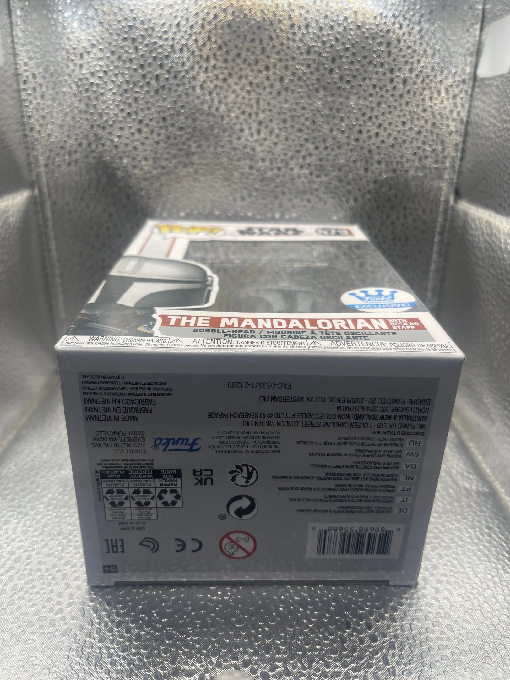 Funko Pop Star Wars The Mandalorian #479 With Beskar Staff Funko Exclusive FRENLY BRICKS - Open 7 Days