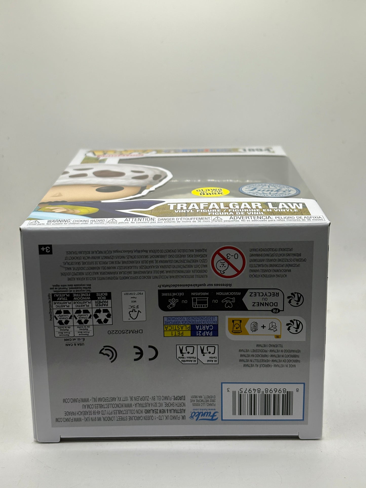 Funko POP! Animation One Piece #1894 Trafalgar Law Glow Special Edition