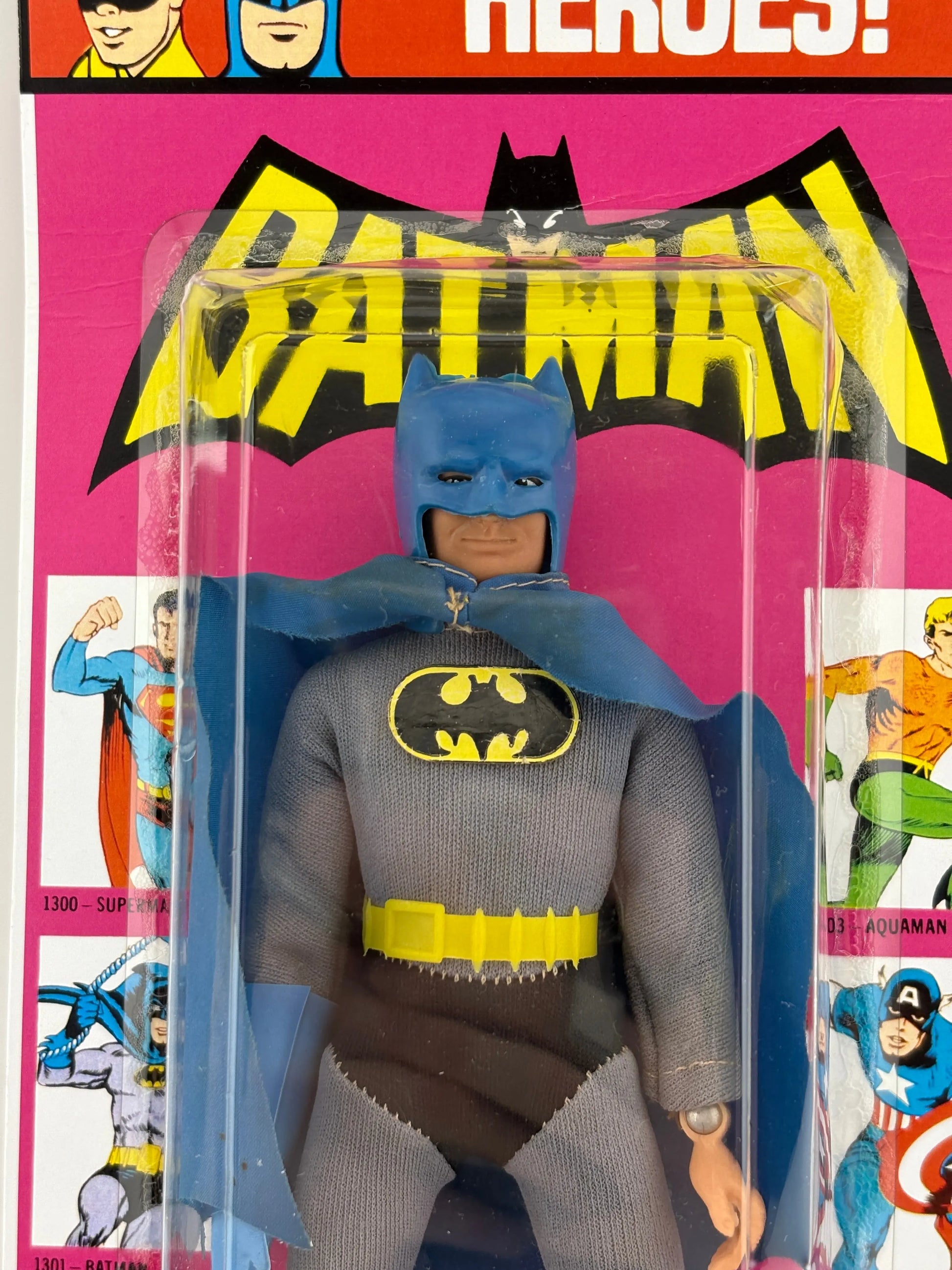 MEGO WORLD'S GREATEST SUPERHEROES (1973) - BATMAN (REMOVEABLE COWL) FIGURE ON KRESGE CARD UNPUNCHED FRENLY BRICKS - Open 7 Days