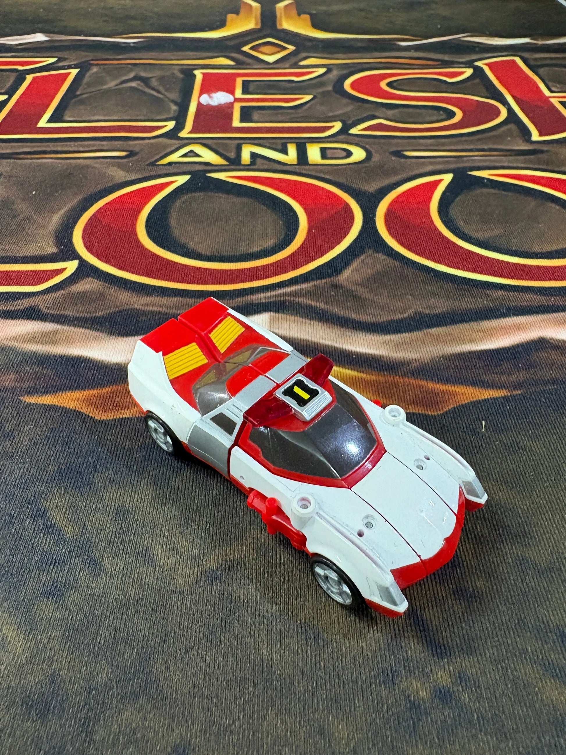 Transformers / GO Bot Red Figure FRENLY BRICKS - Open 7 Days