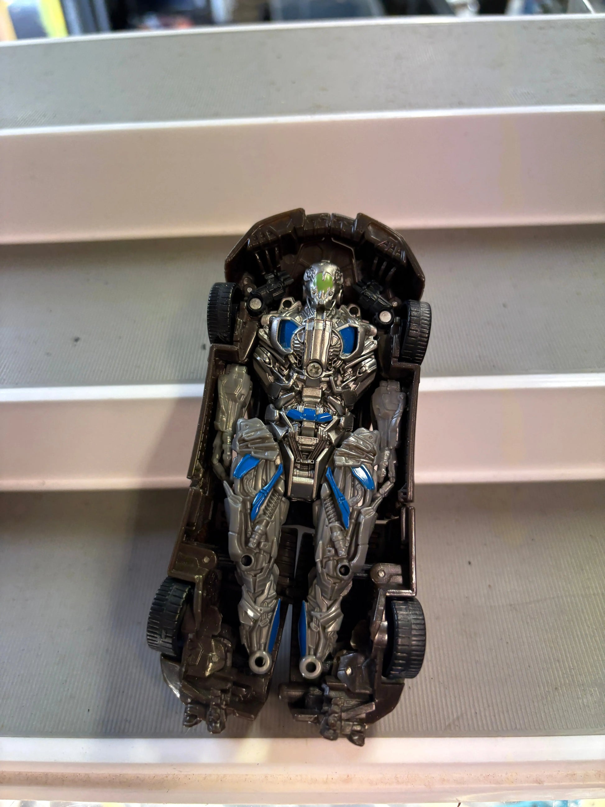 Hasbro 2014 Transformers AOE Movie LOCKDOWN One Step Changers Simple Figure FRENLY BRICKS - Open 7 Days