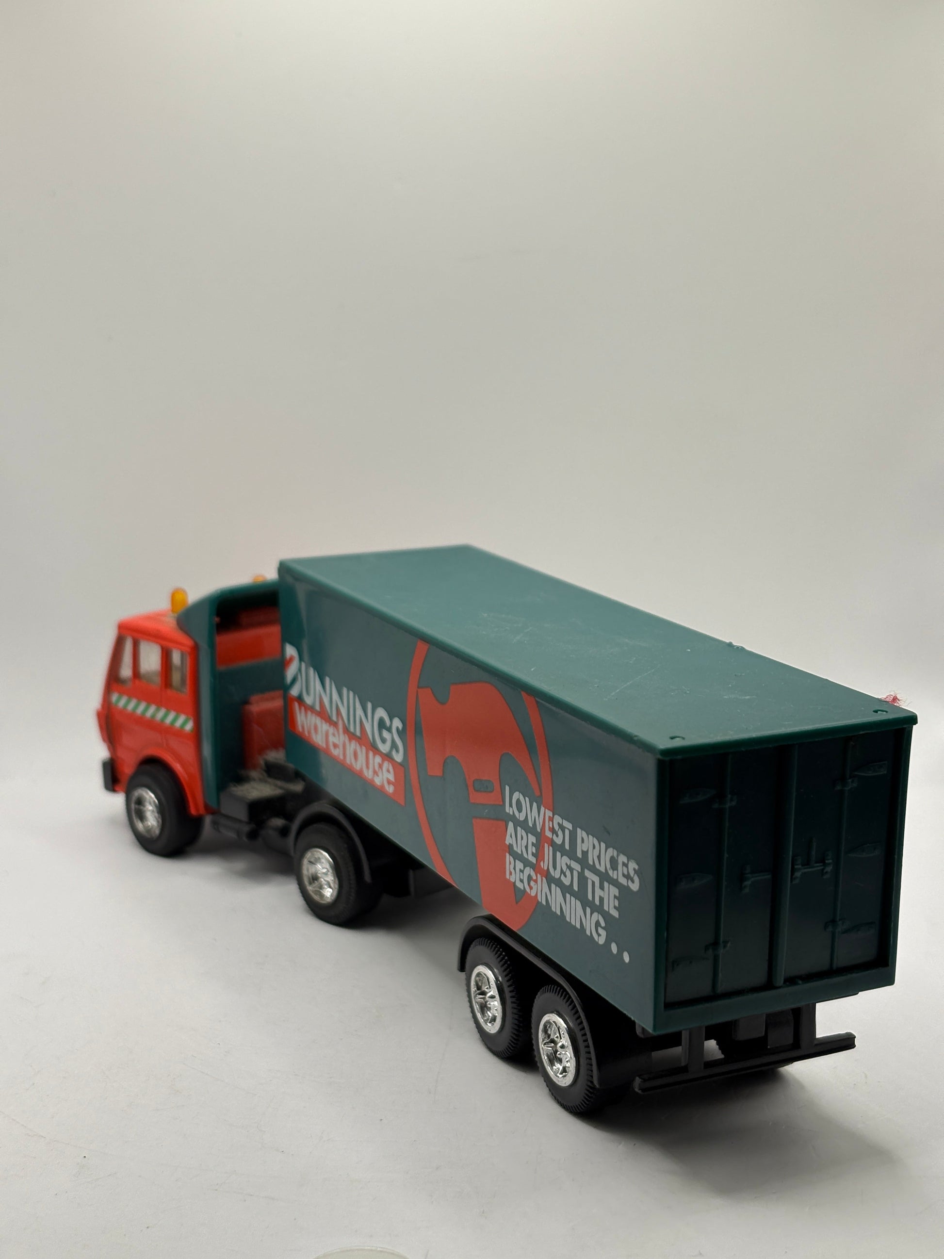 Bunnings Warehouse Truck with Trailer Vehicle Figure Loose FRENLY BRICKS - Open 7 Days