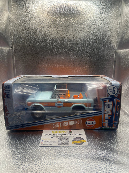 Greenlight Gulf 1966 Ford Bronco 1/24 FRENLY BRICKS - Open 7 Days