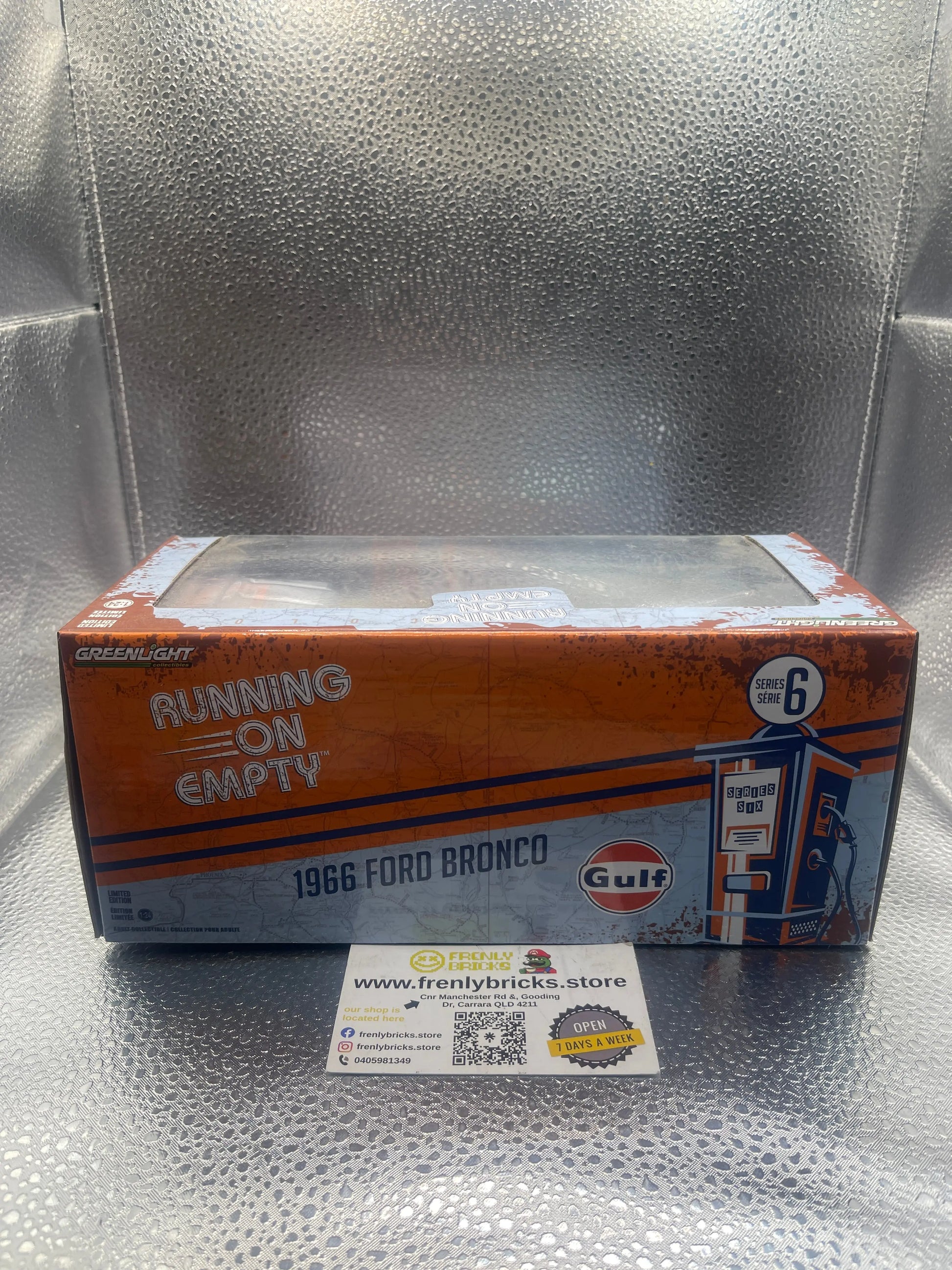 Greenlight Gulf 1966 Ford Bronco 1/24 FRENLY BRICKS - Open 7 Days