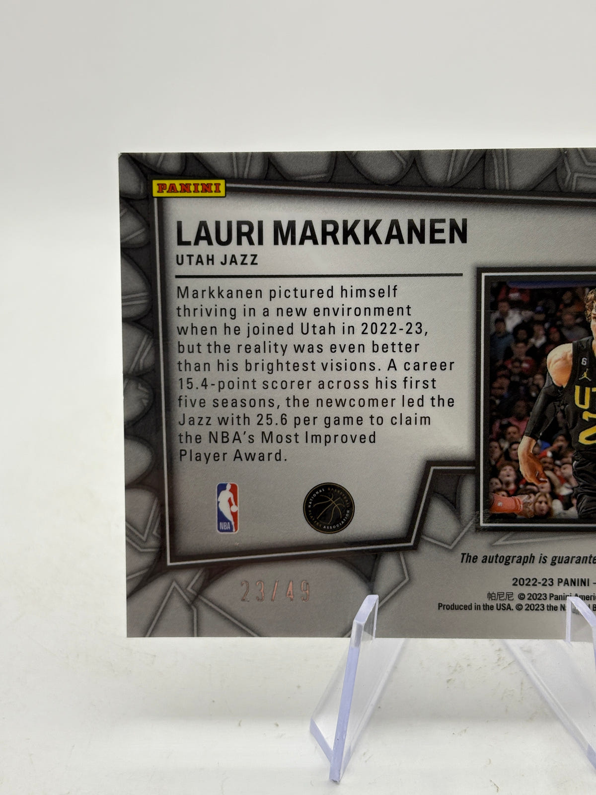2022-23 Panini Mosaic Lauri Markkanen Utah Jazz Pictographs Blue Prizm Auto /49 image 3