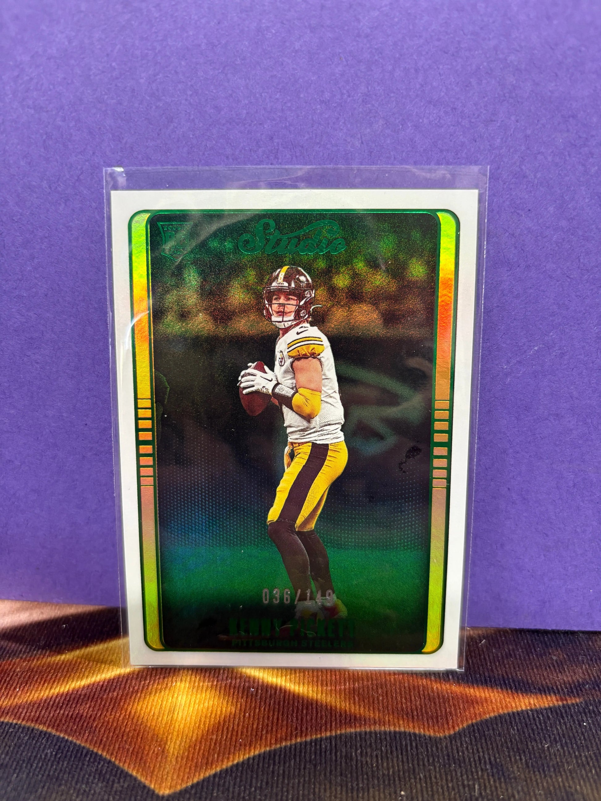 2022 Panini Chronicles Studio Green /149 Kenny Pickett #STU-28 Rookie RC FRENLY BRICKS - Open 7 Days