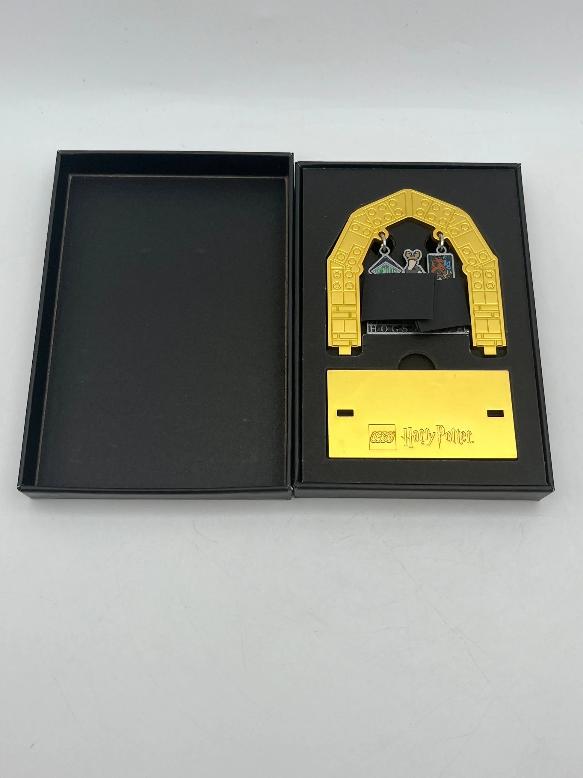 LEGO Harry Potter (5009867) Hogsmeade Sign (76457 Village GWP) Limited Edition FRENLY BRICKS - Open 7 Days