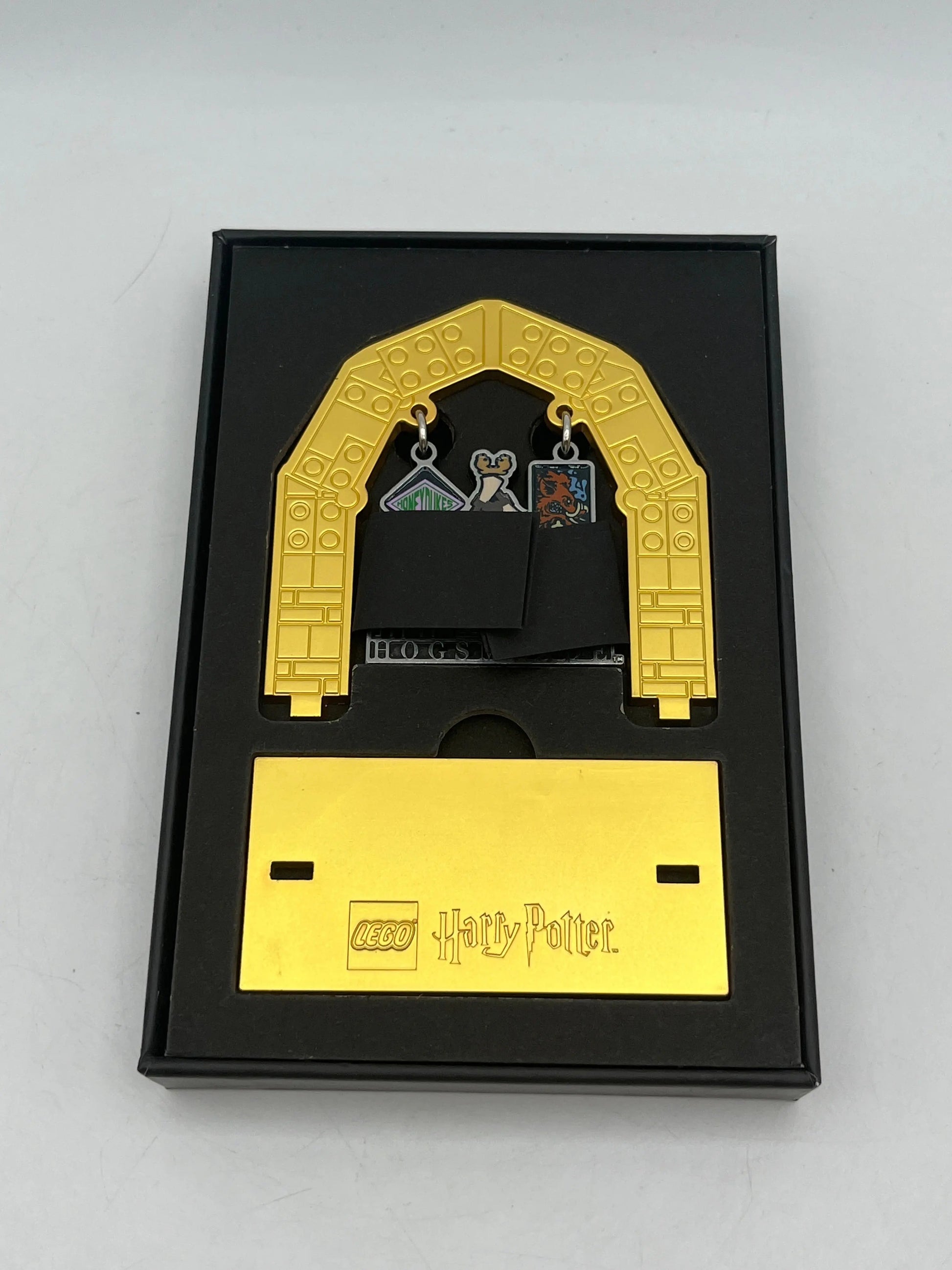 LEGO Harry Potter (5009867) Hogsmeade Sign (76457 Village GWP) Limited Edition FRENLY BRICKS - Open 7 Days