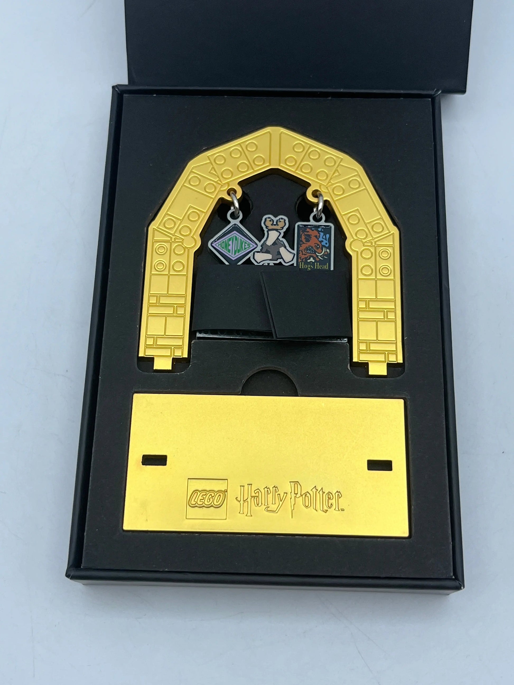 LEGO Harry Potter (5009867) Hogsmeade Sign (76457 Village GWP) Limited Edition FRENLY BRICKS - Open 7 Days
