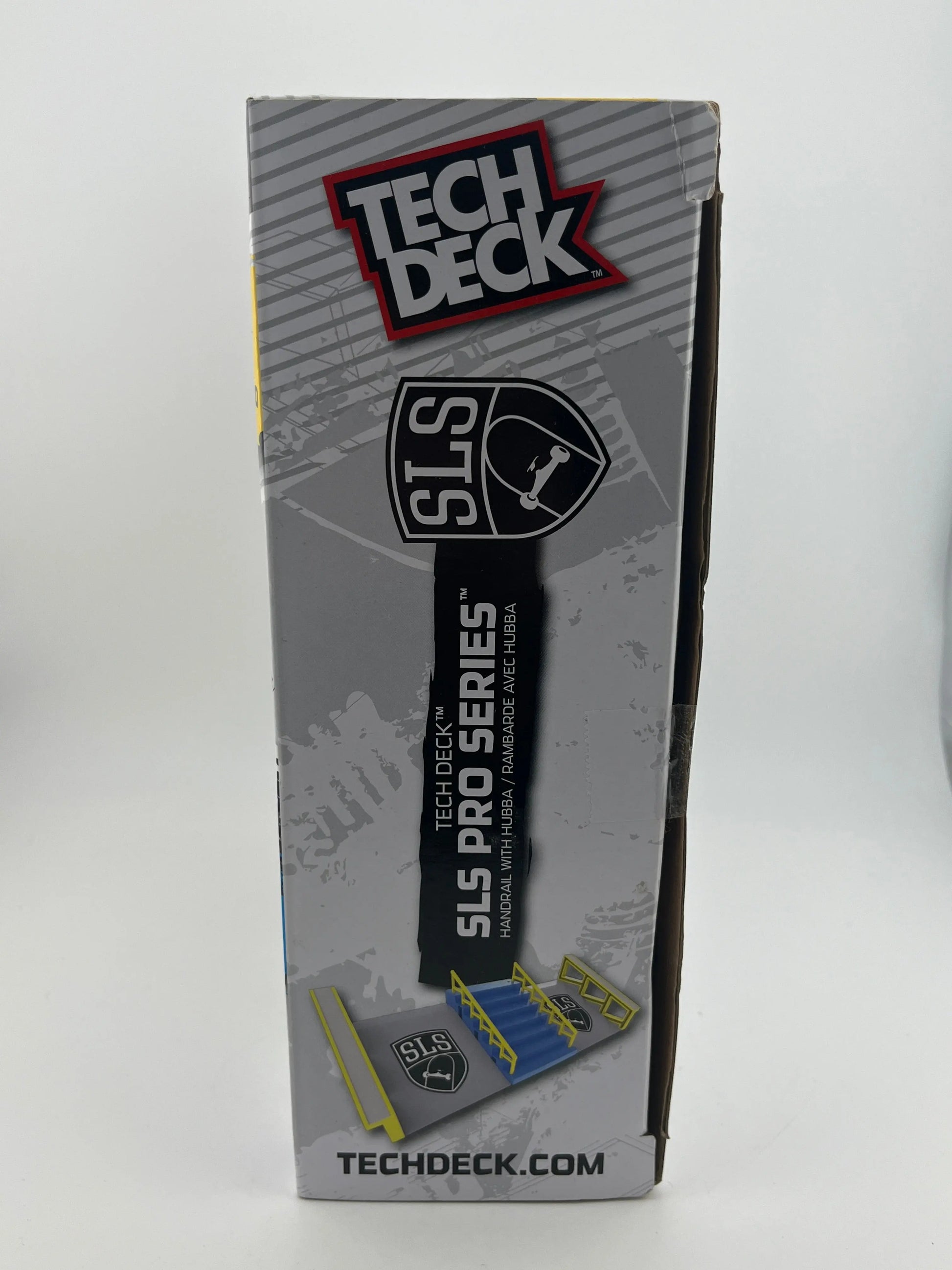 Tech Deck SLS Pro Series Handrail with Hubba incl. Signature Primitive Pro Board FRENLY BRICKS - Open 7 Days