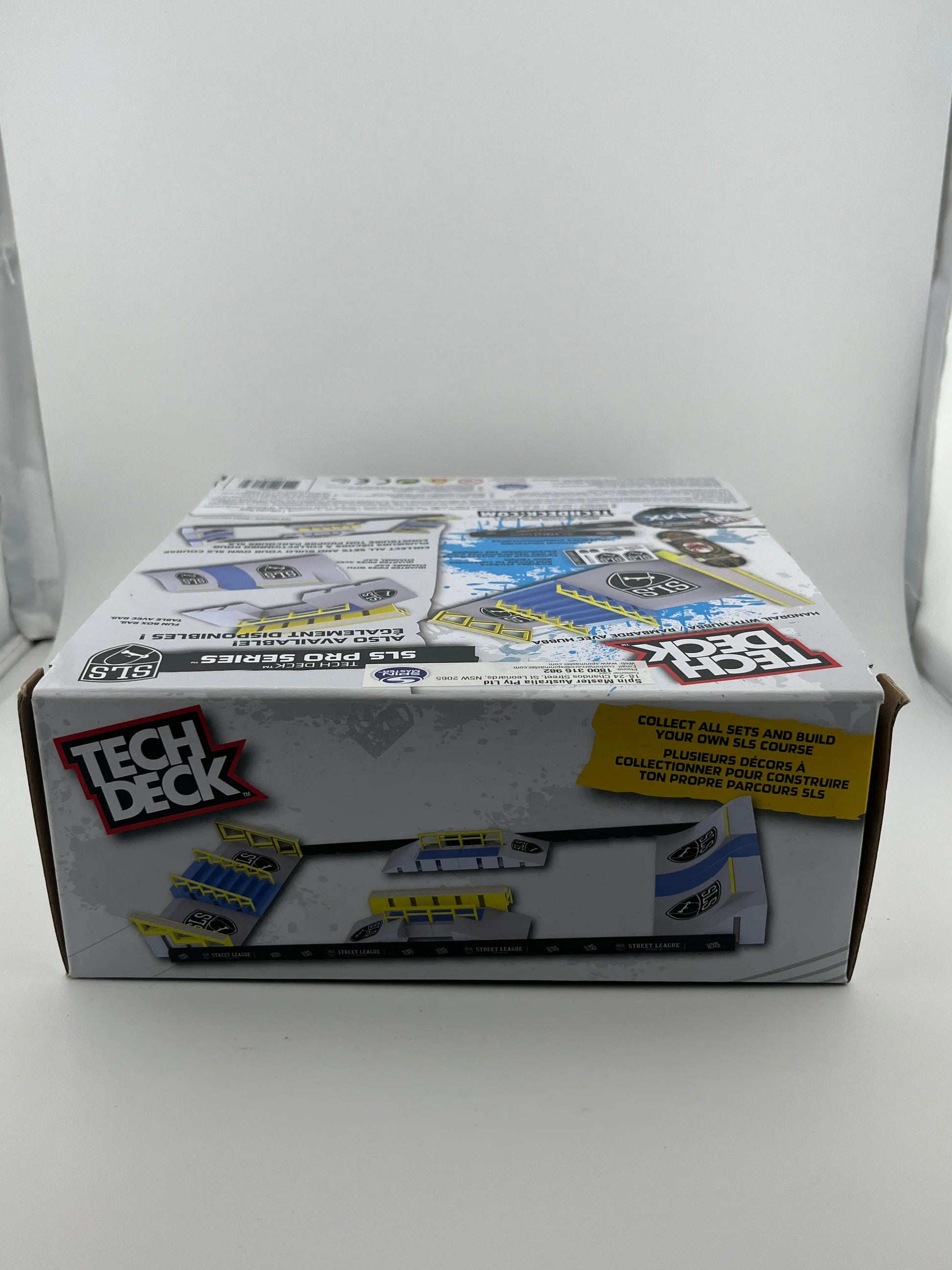 Tech Deck SLS Pro Series Handrail with Hubba incl. Signature Primitive Pro Board FRENLY BRICKS - Open 7 Days