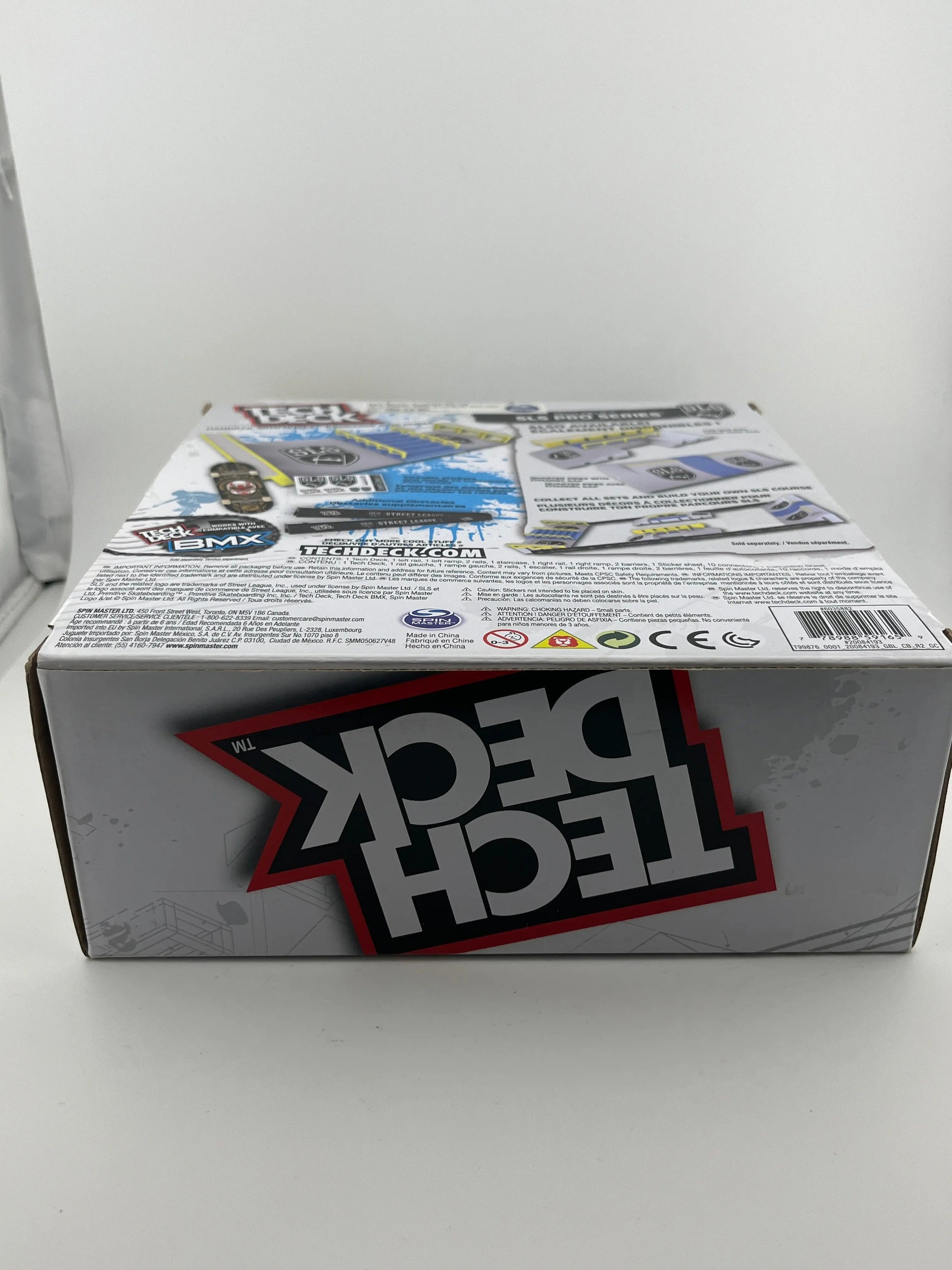 Tech Deck SLS Pro Series Handrail with Hubba incl. Signature Primitive Pro Board FRENLY BRICKS - Open 7 Days