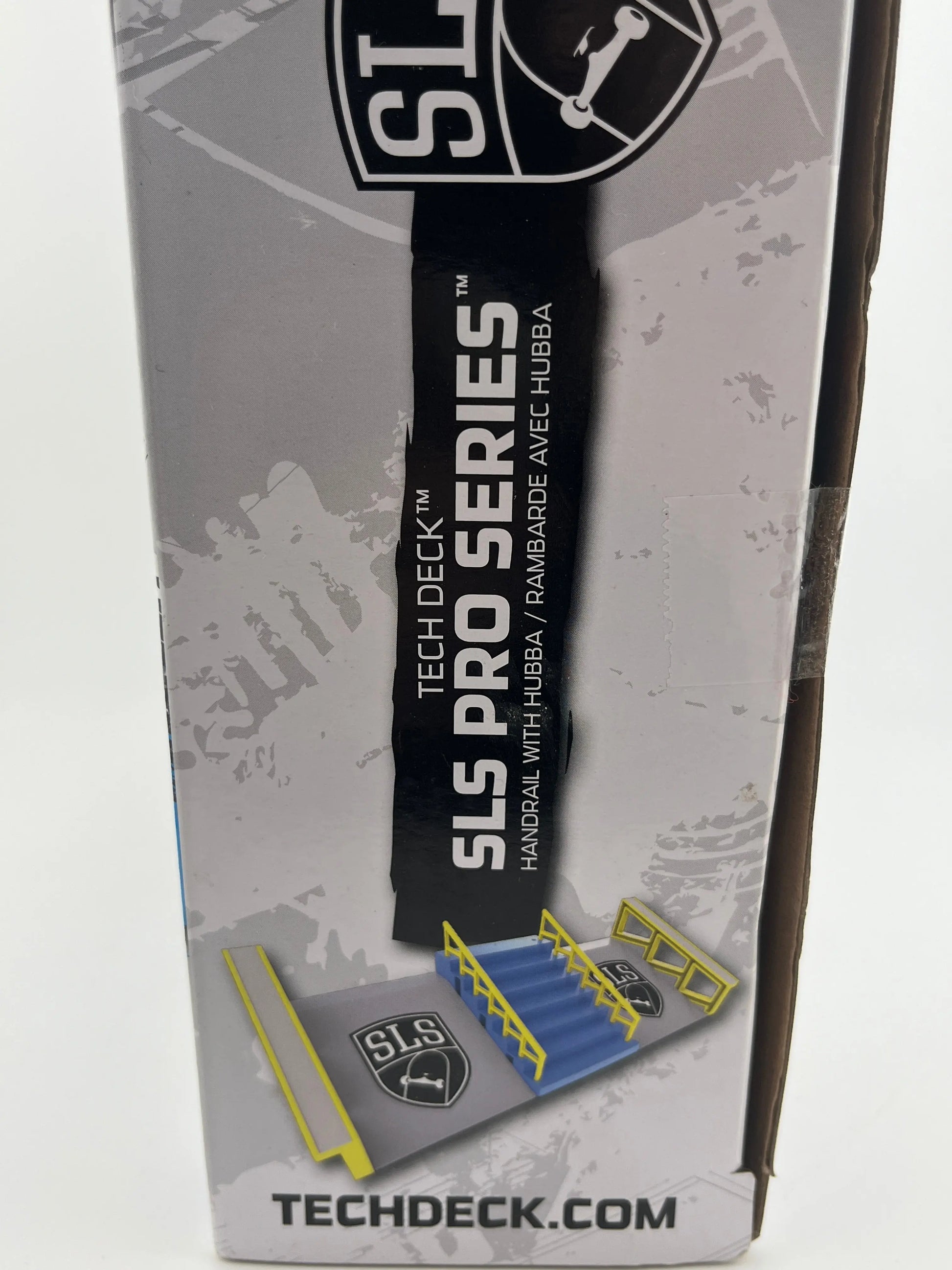 Tech Deck SLS Pro Series Handrail with Hubba incl. Signature Primitive Pro Board FRENLY BRICKS - Open 7 Days