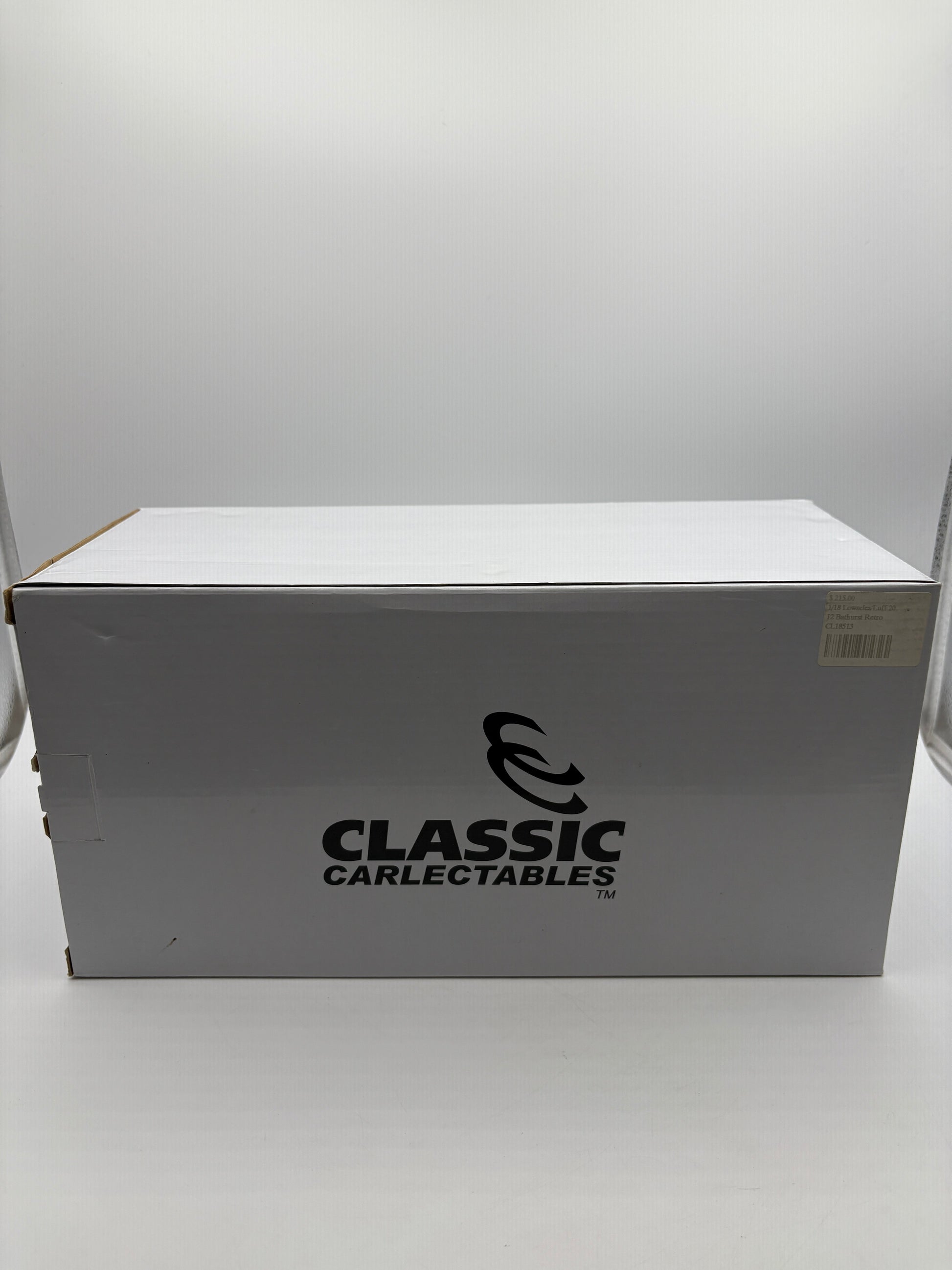 1:18 Classic carlectables V8 Bathurst 50th Vodafone 2012 #888 FRENLY BRICKS - Open 7 Days