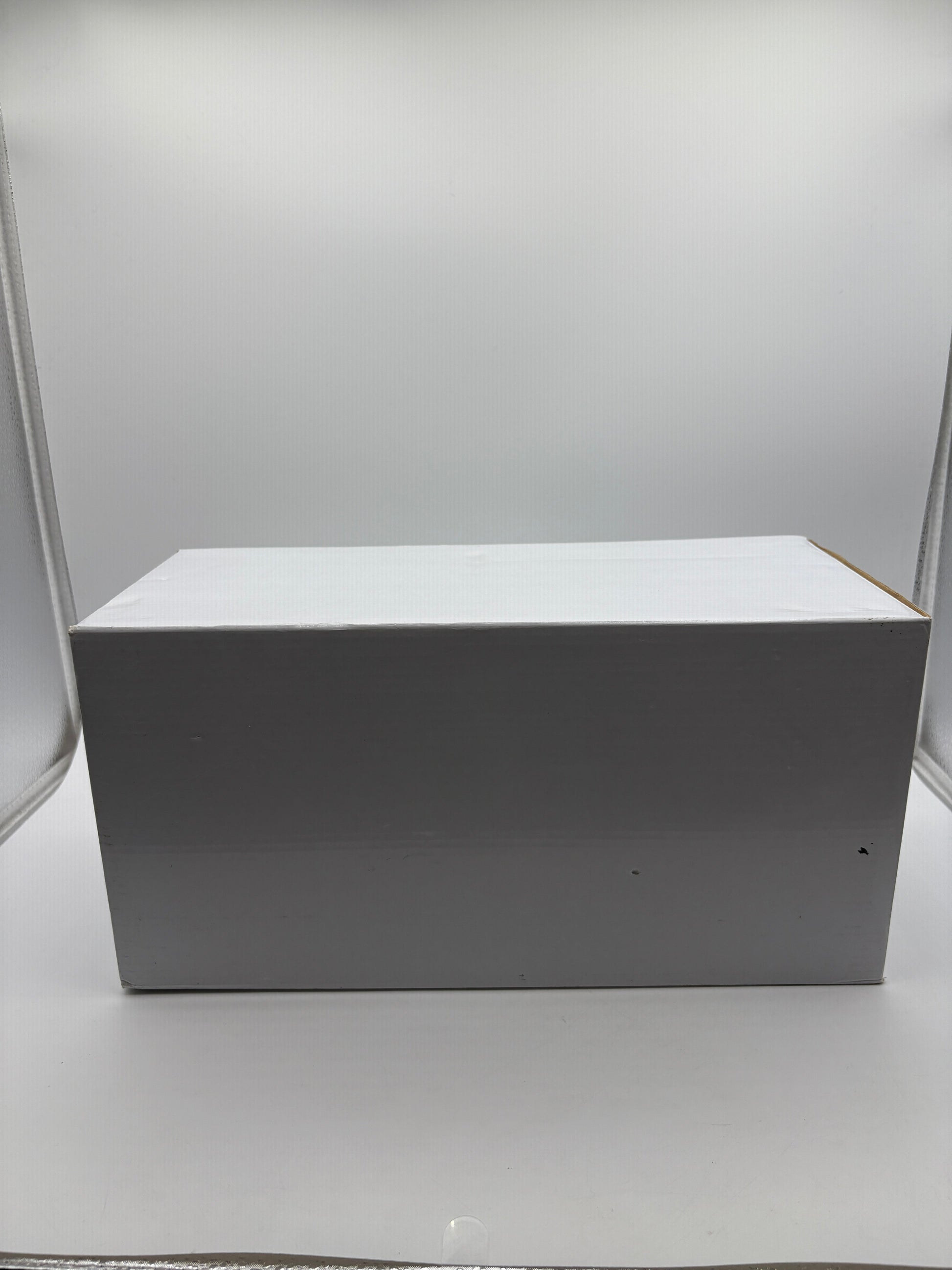 1:18 Classic carlectables V8 Bathurst 50th Vodafone 2012 #888 FRENLY BRICKS - Open 7 Days