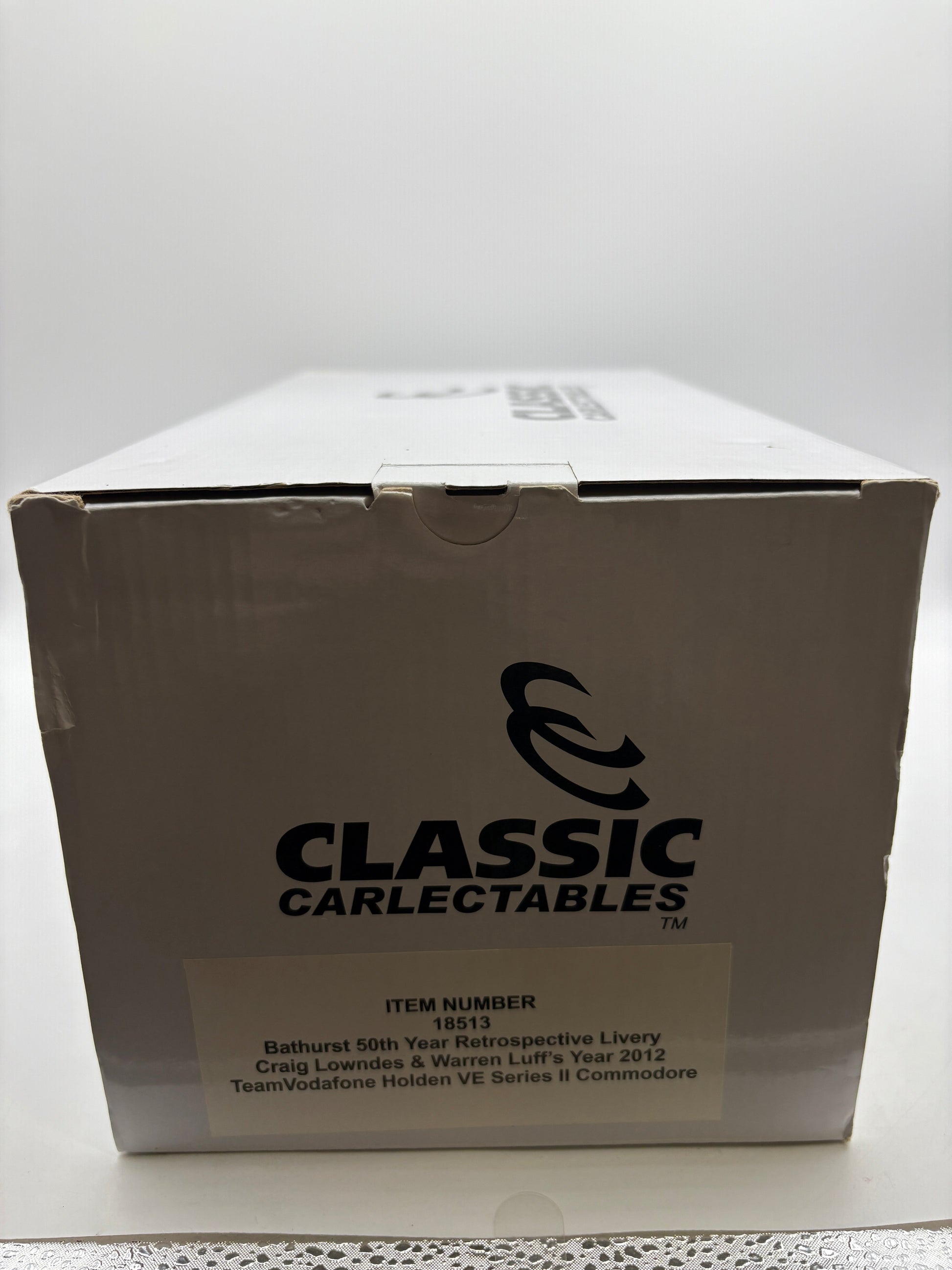 1:18 Classic carlectables V8 Bathurst 50th Vodafone 2012 #888 FRENLY BRICKS - Open 7 Days