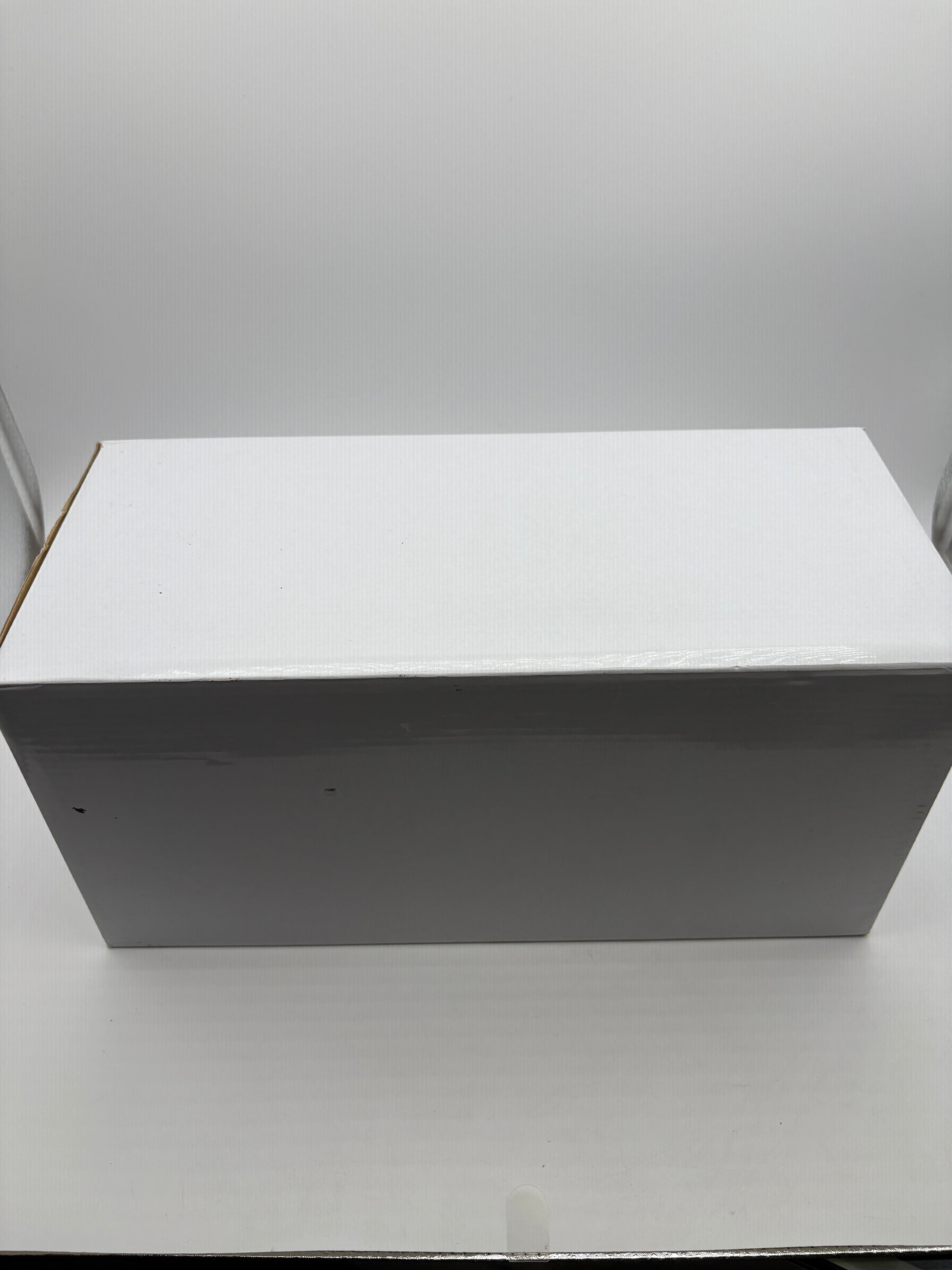 1:18 Classic carlectables V8 Bathurst 50th Vodafone 2012 #888 FRENLY BRICKS - Open 7 Days