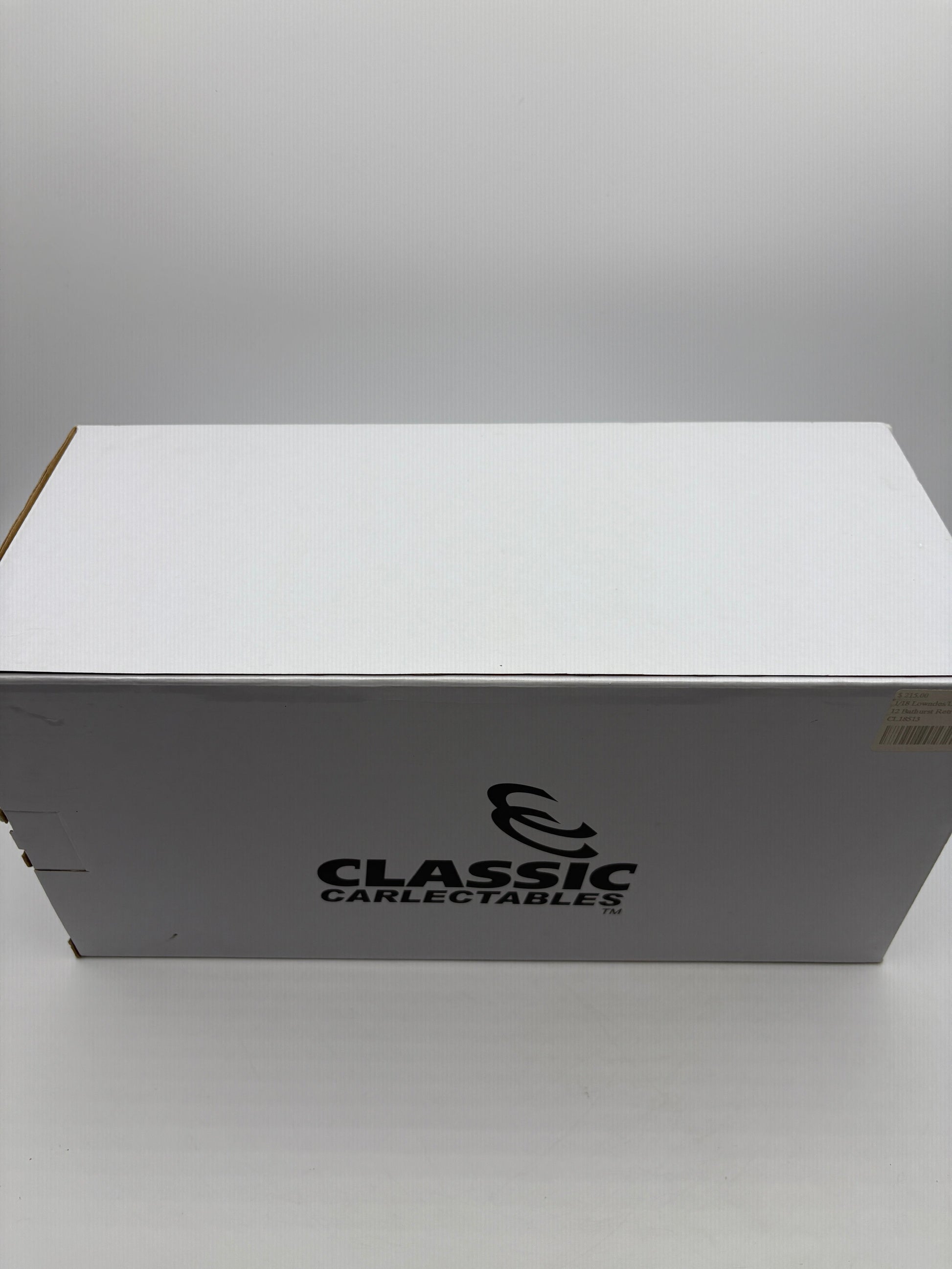 1:18 Classic carlectables V8 Bathurst 50th Vodafone 2012 #888 FRENLY BRICKS - Open 7 Days