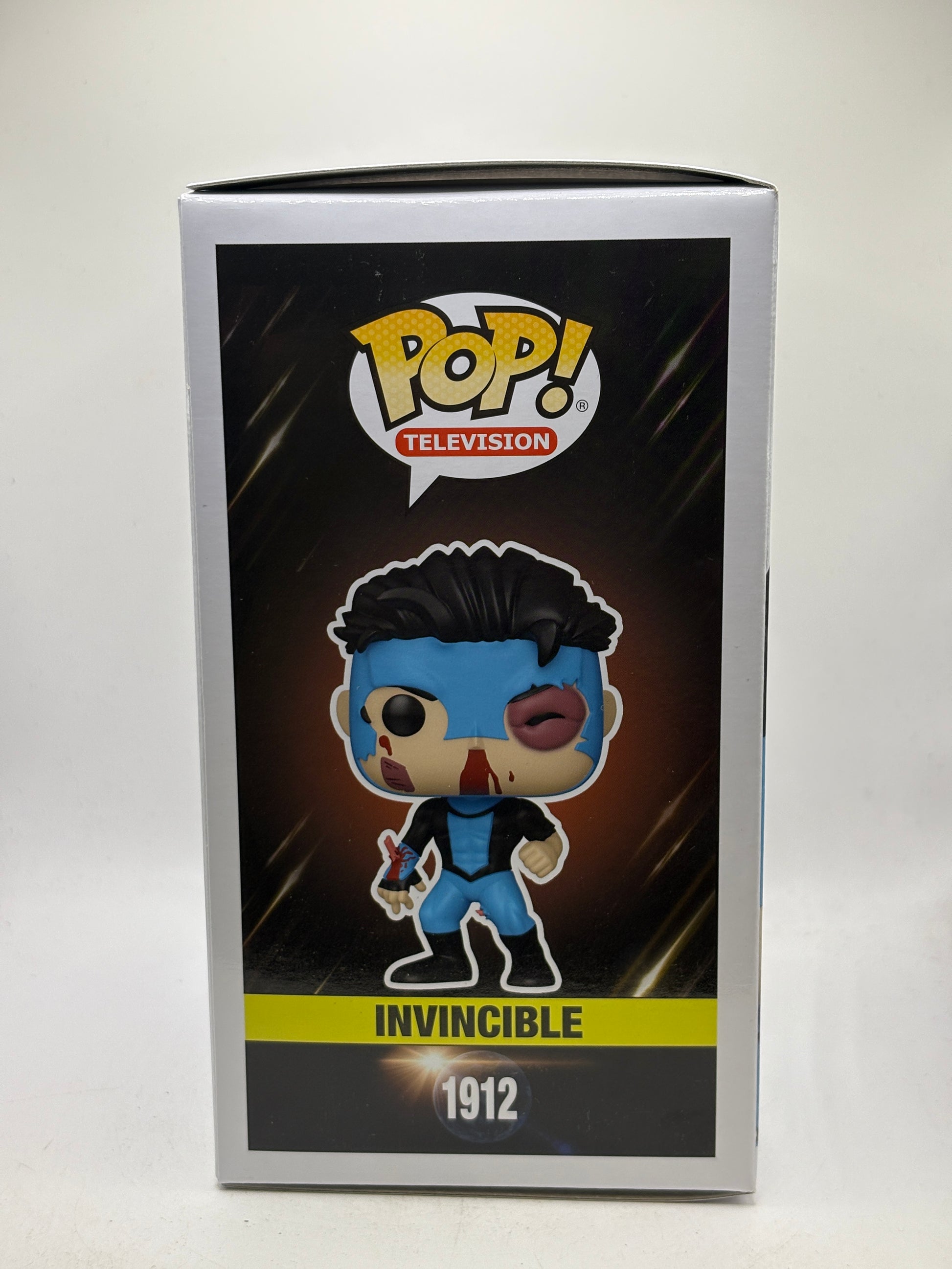 Funko POP! Television Invincible #1912 Invincible Vinyl Figure image 4