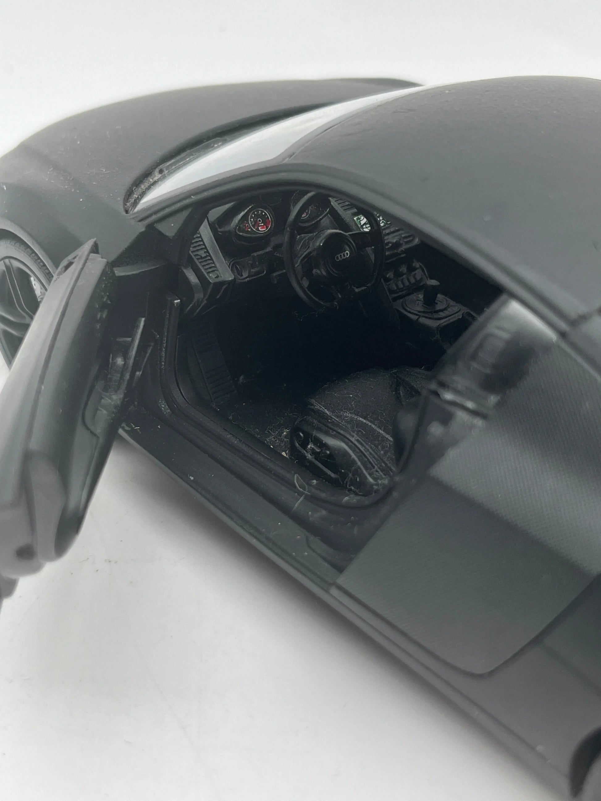 Welly 1/24 Scale Audi R8 Model Car Diecast Replica Vehicles +combinedshipping FRENLY BRICKS - Open 7 Days