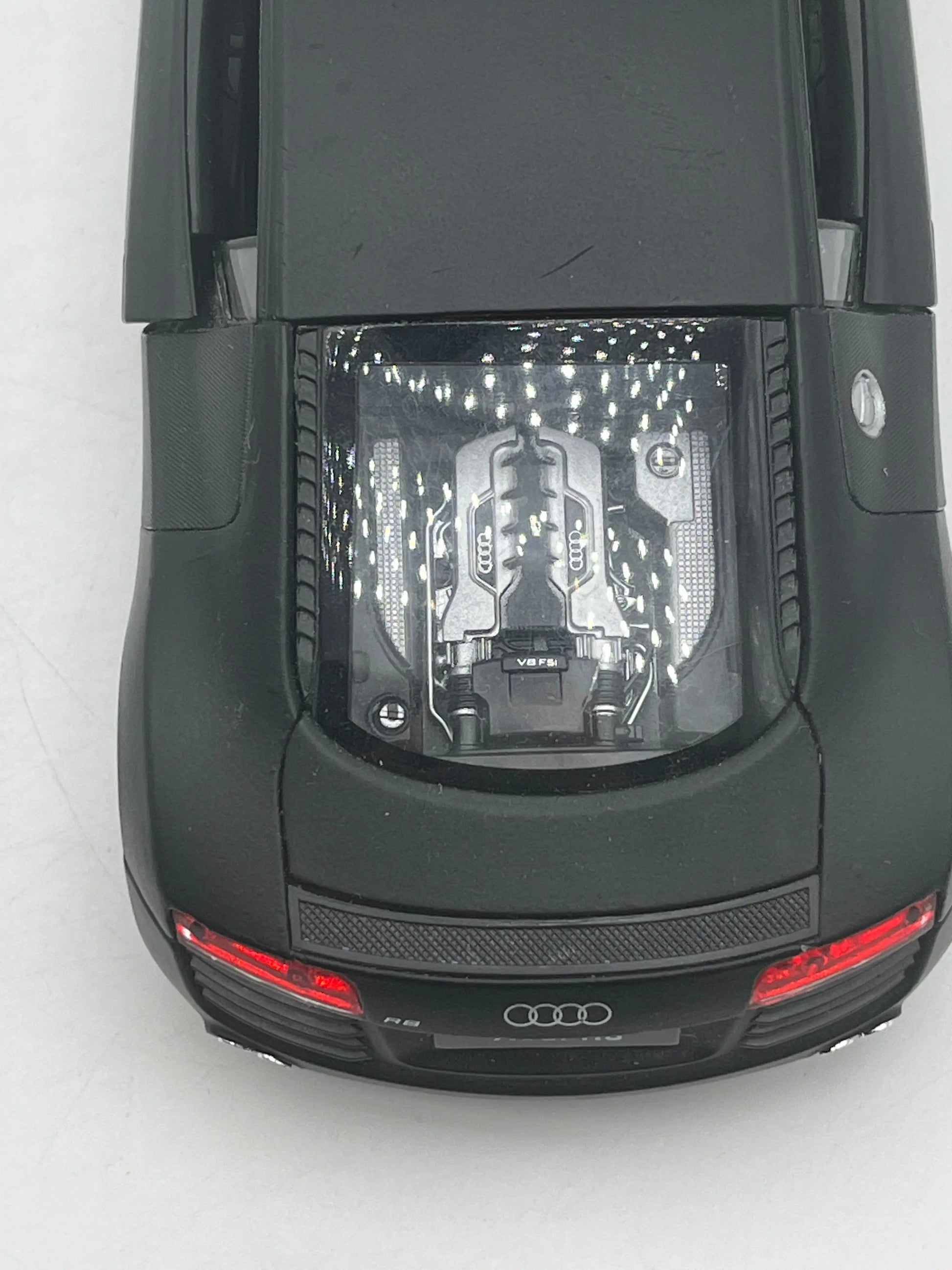 Welly 1/24 Scale Audi R8 Model Car Diecast Replica Vehicles +combinedshipping FRENLY BRICKS - Open 7 Days