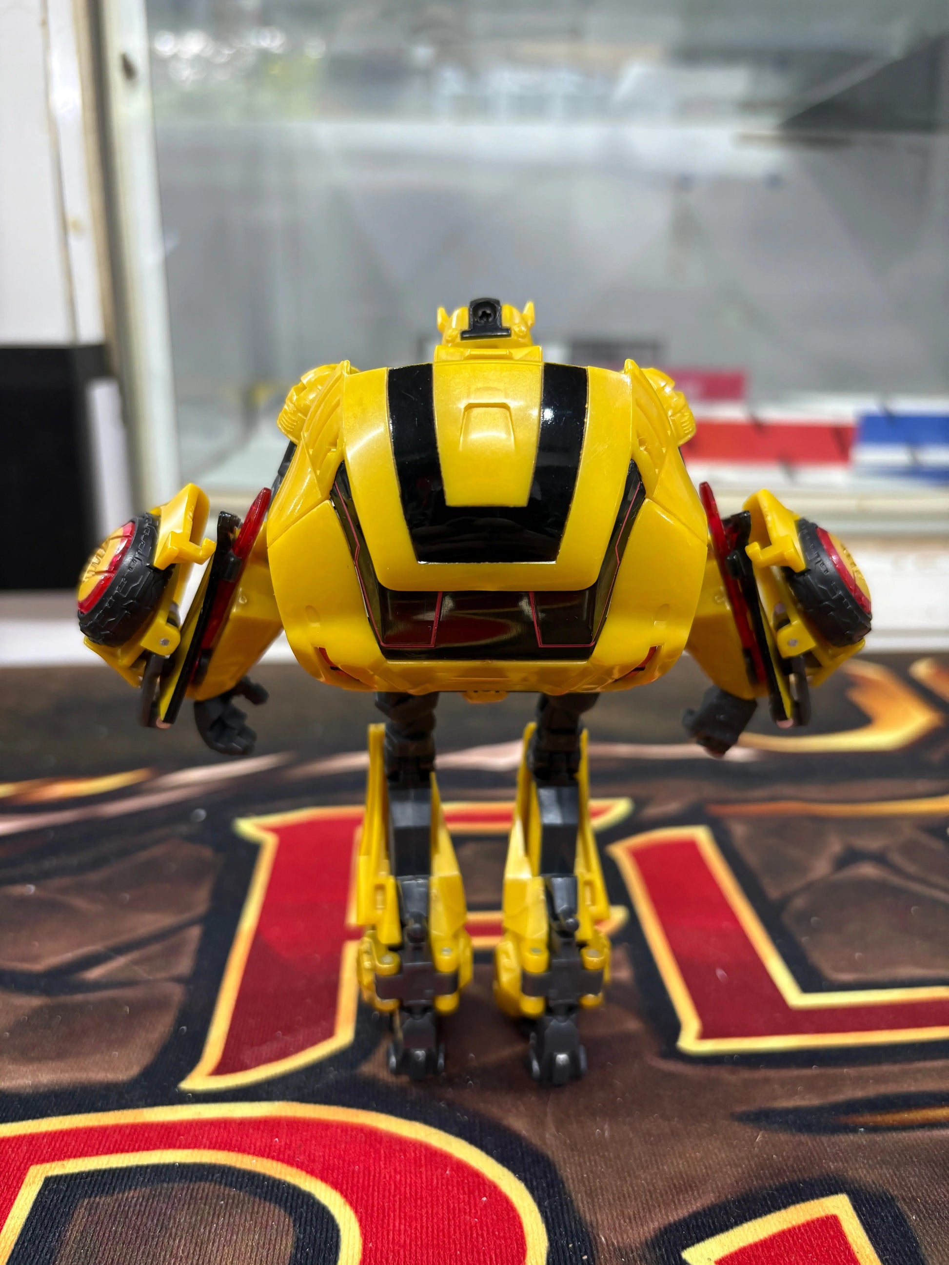 Transformers Generations: Autobot Cybertronian Bumblebee Deluxe Class Action FRENLY BRICKS - Open 7 Days