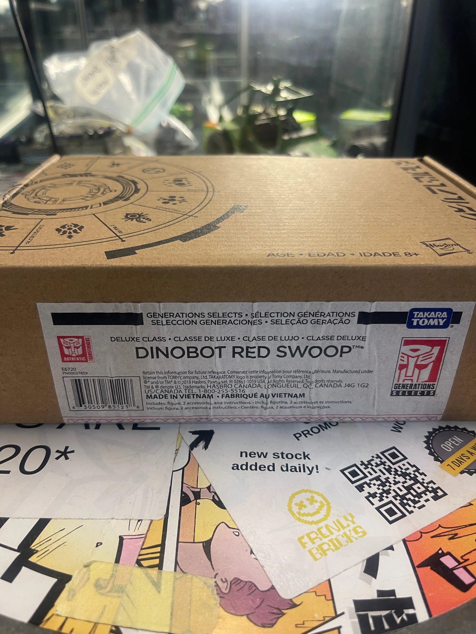 Transformers Generations Selects Deluxe Red Swoop FRENLY BRICKS - Open 7 Days