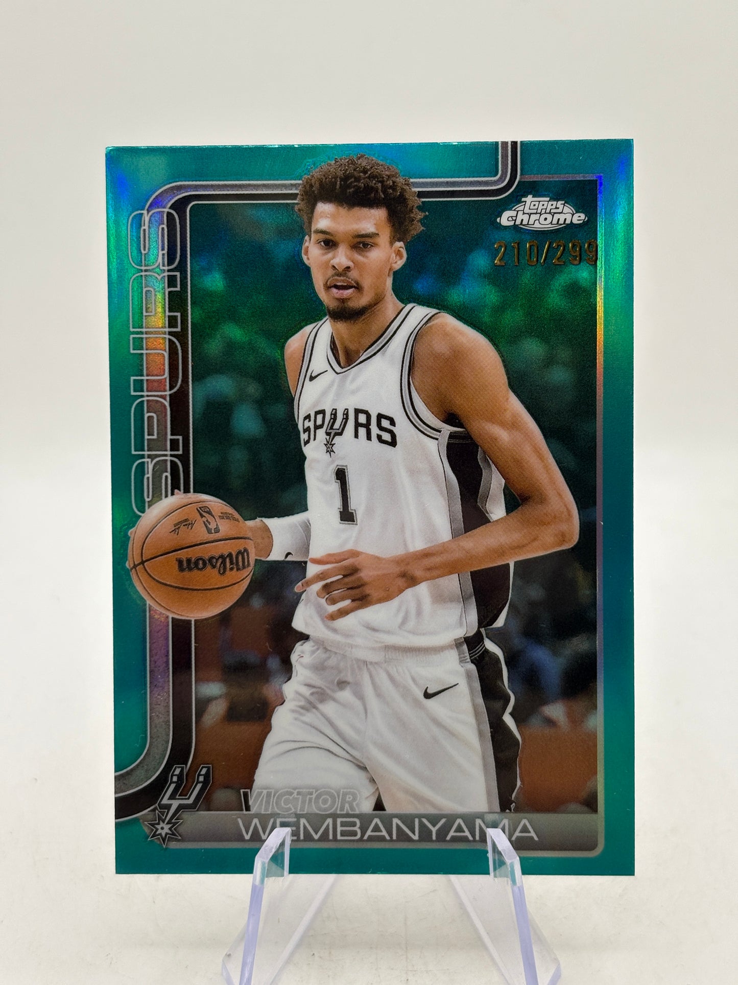 Victor Wembanyama 2025-26 Topps Chrome Aqua Refractor /299 #221