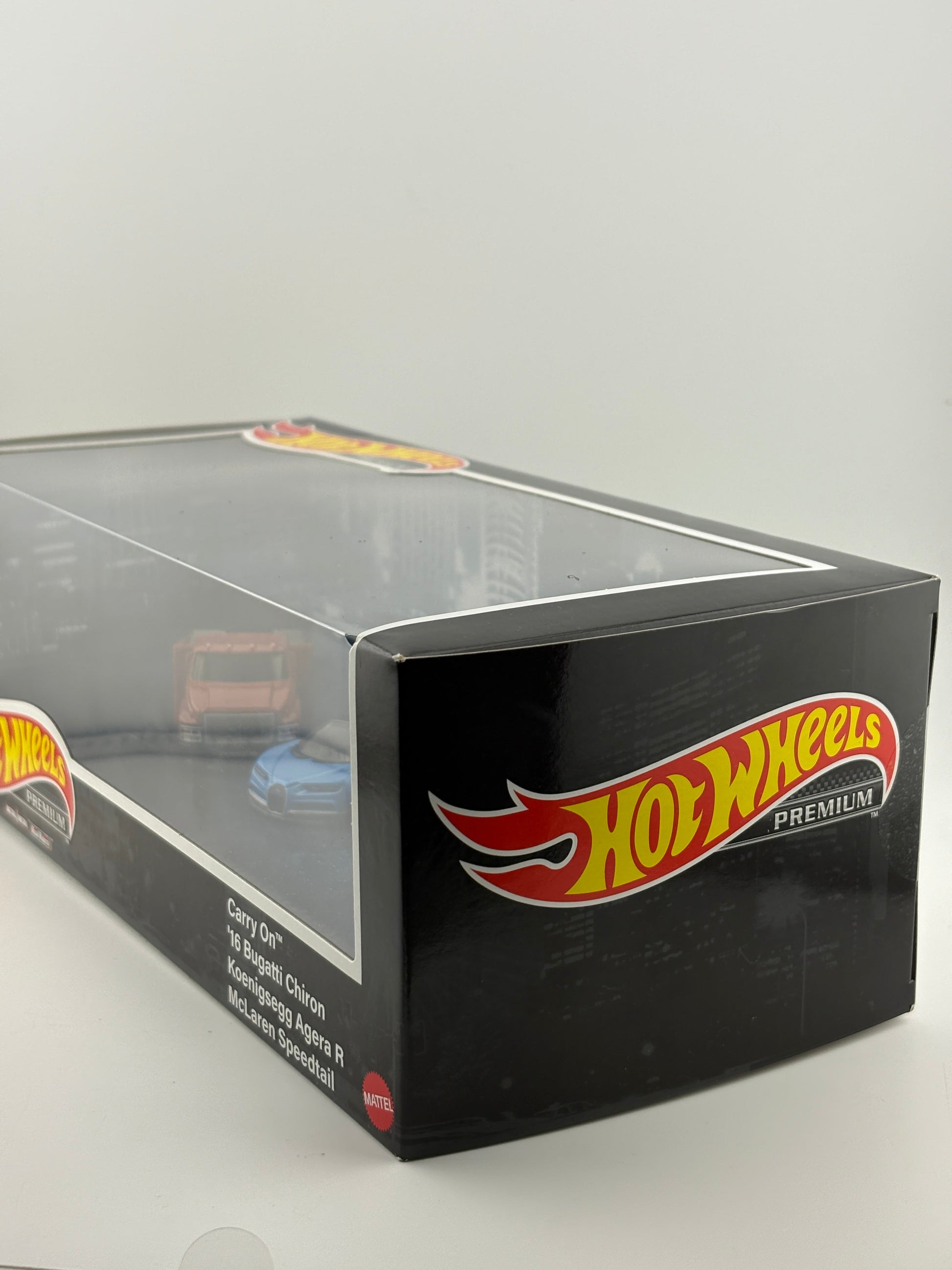 Hot Wheels Premium Carry On 4 Car Set Bugatti McLaren FRENLY BRICKS - Open 7 Days