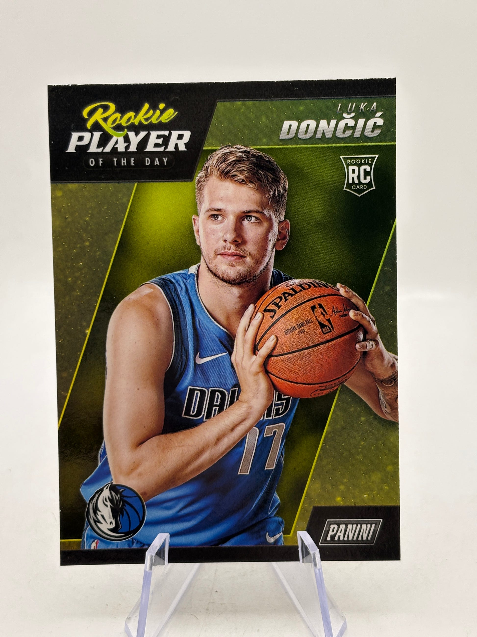 2018-19 Panini Player of the Day - RC3 Luka Doncic Rookie image 1