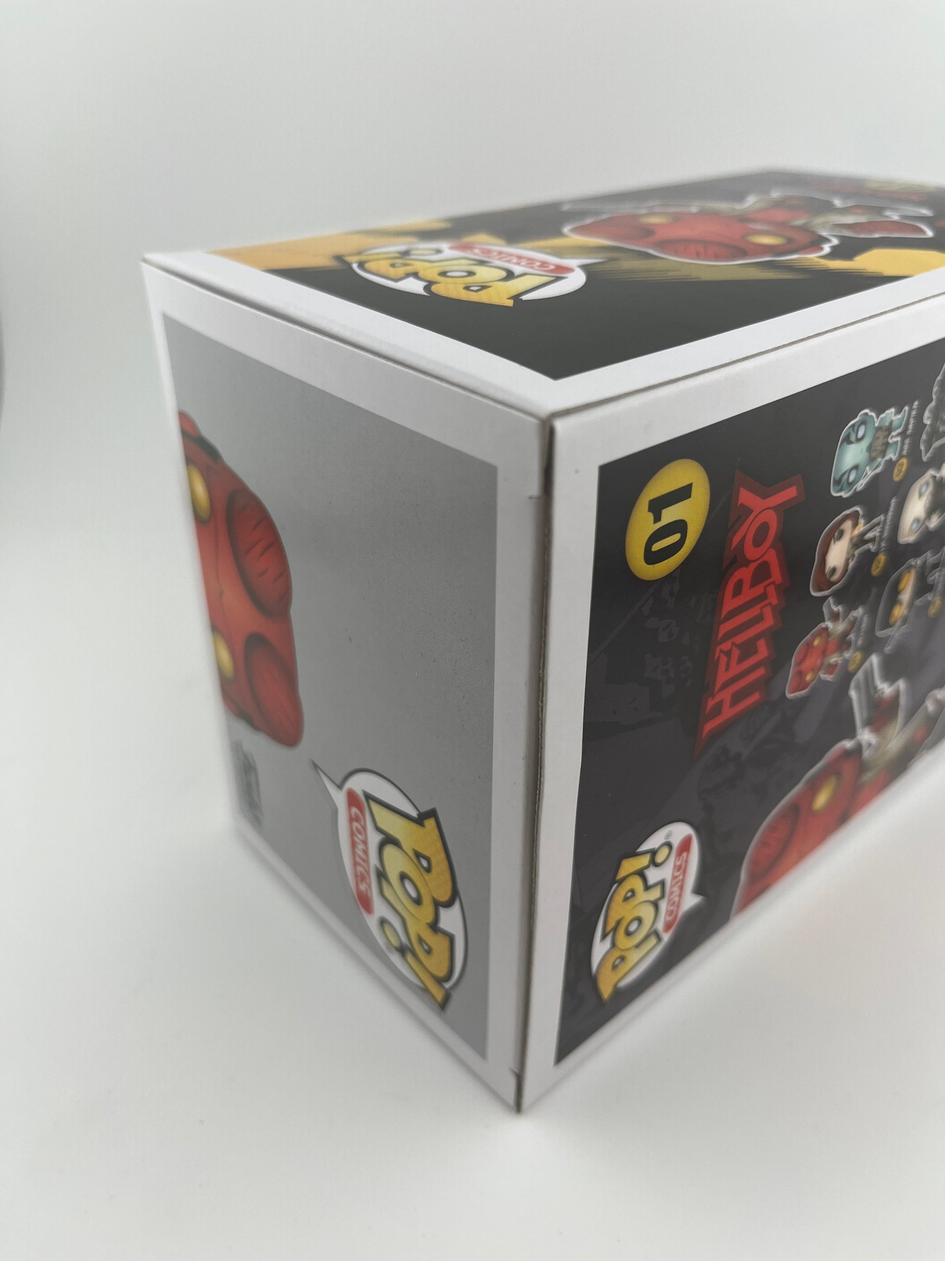 Funko Pop! Vinyl: Hellboy - Hellboy (w/ Jacket) (Chase) #01 +combinedshipping FRENLY BRICKS - Open 7 Days