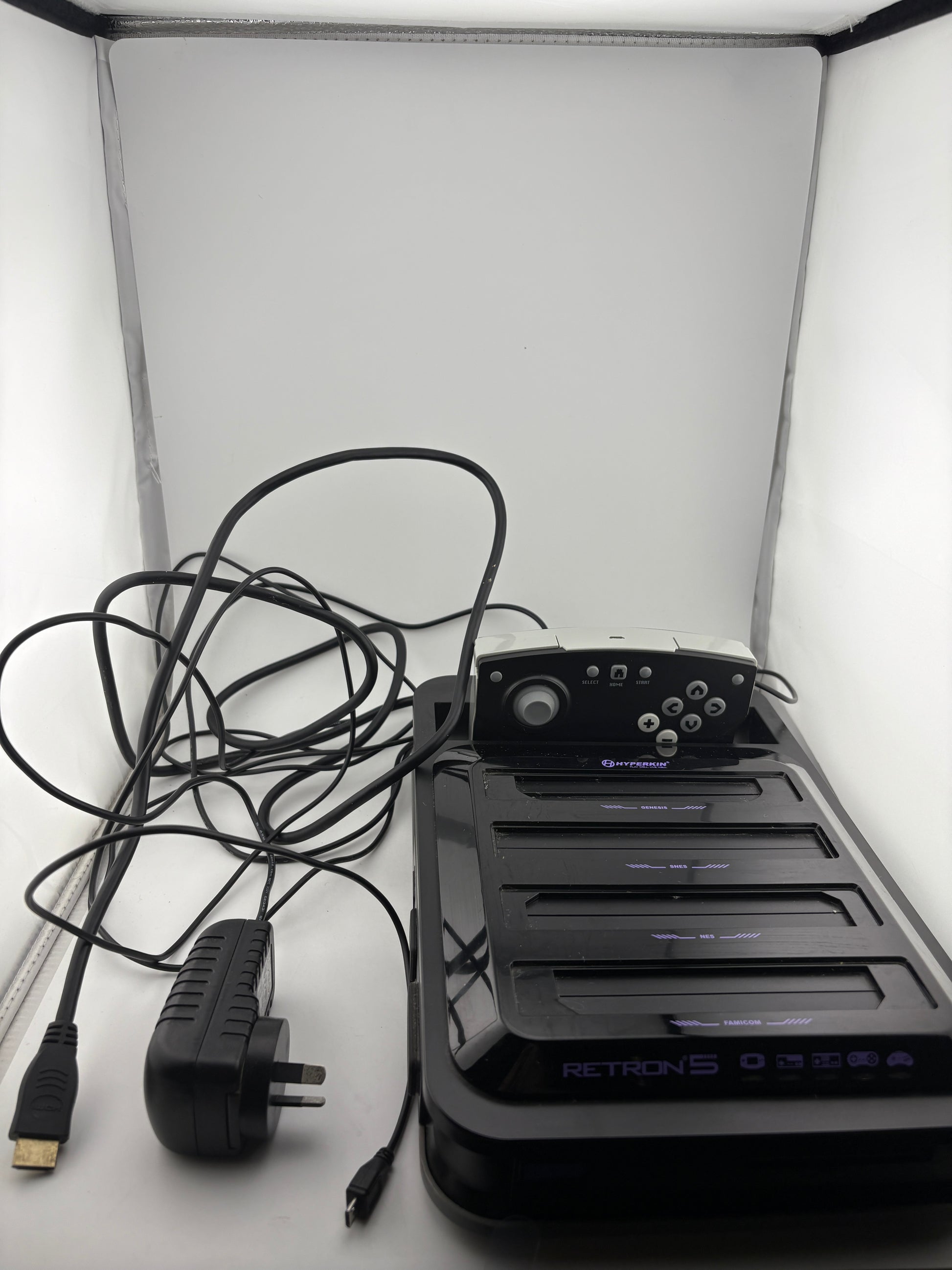 Retron 5 Hyperkin Video Game Comsole with Chords & Controller (Power Tested Turns on)