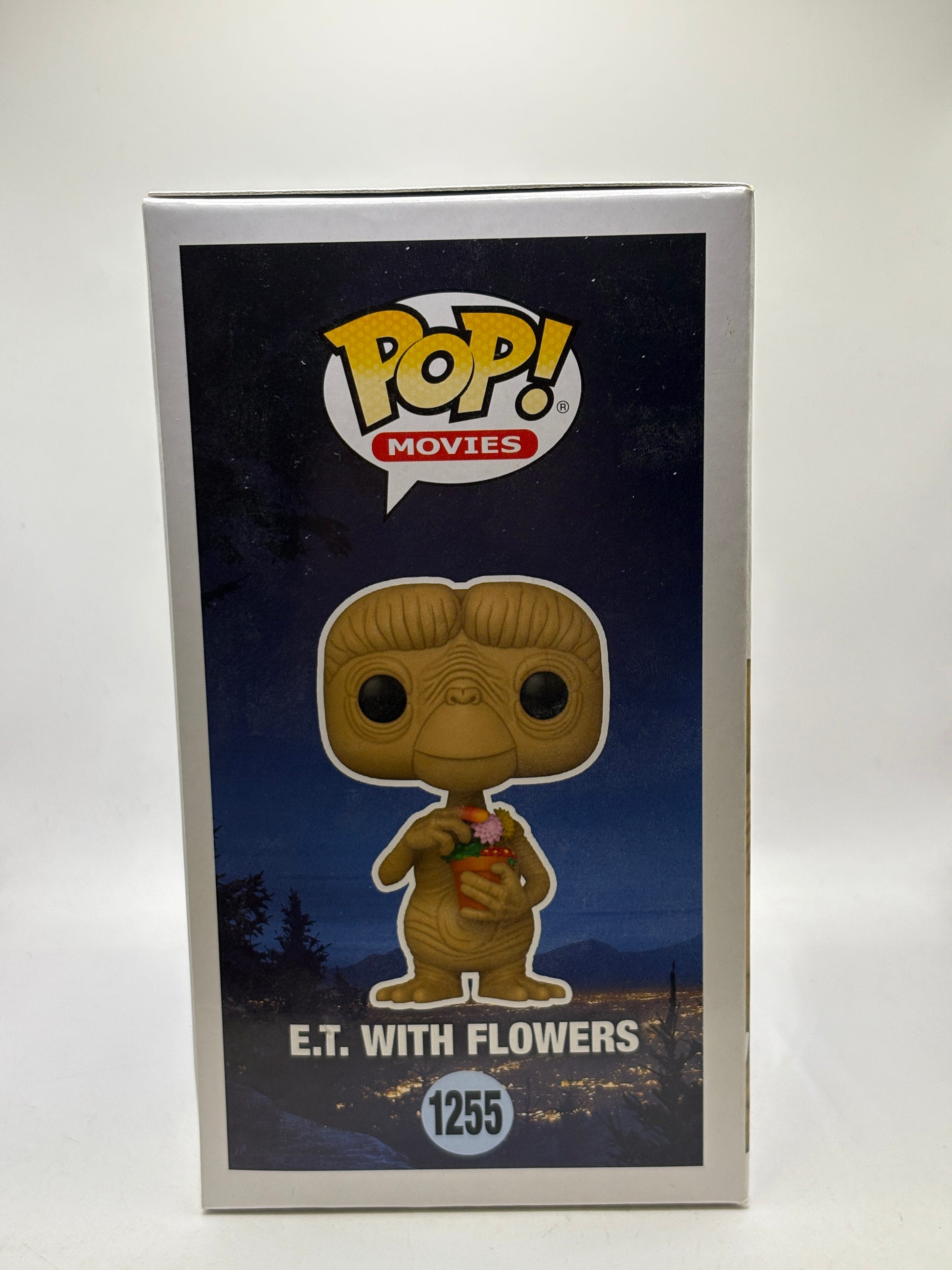 Funko POP! Movies E.T #1255 E.T. with Flowers Vinyl Figure image 4