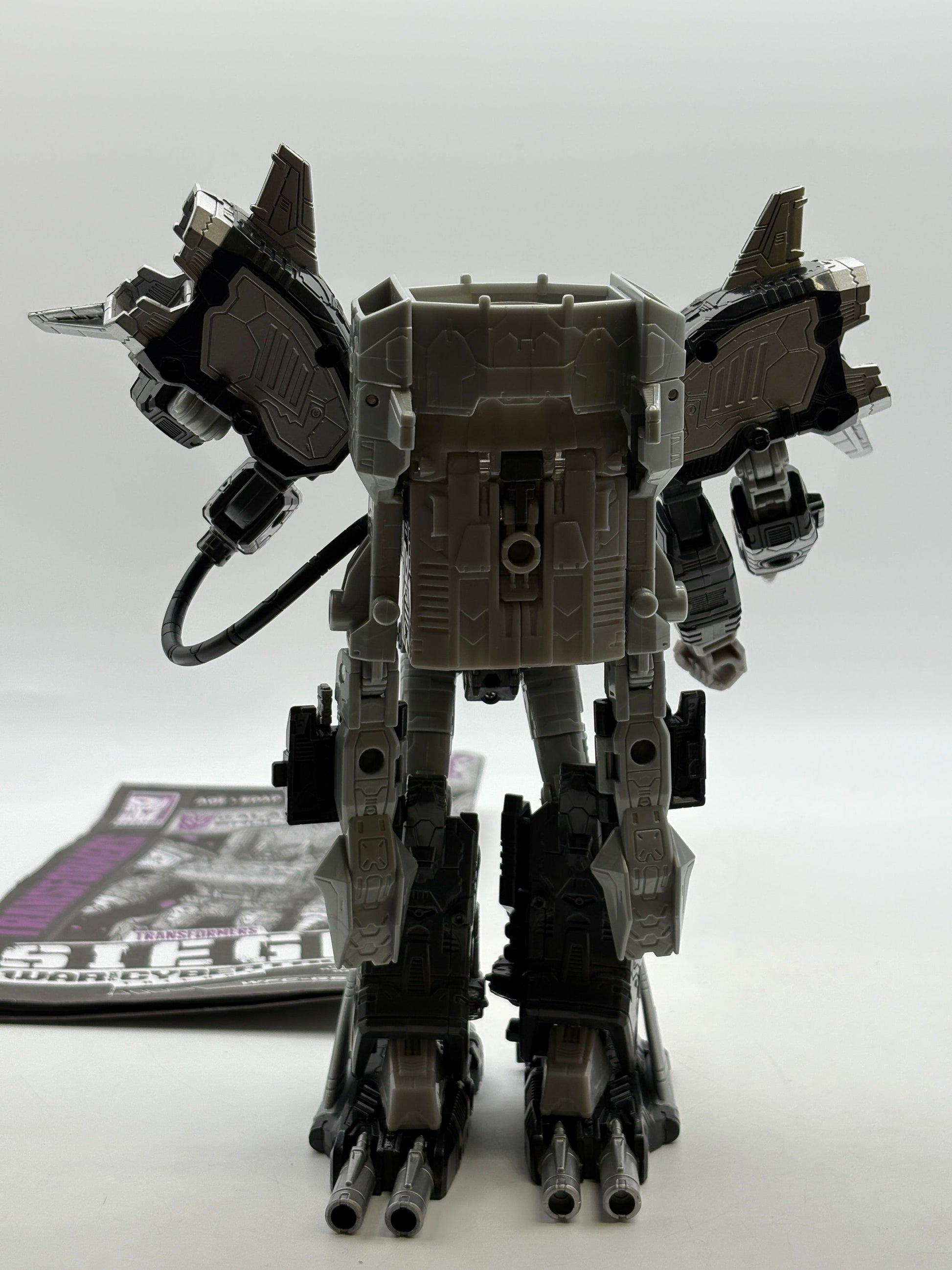 Transformers Legacy Selects Leader Galactic Man Shockwave Loose FRENLY BRICKS - Open 7 Days