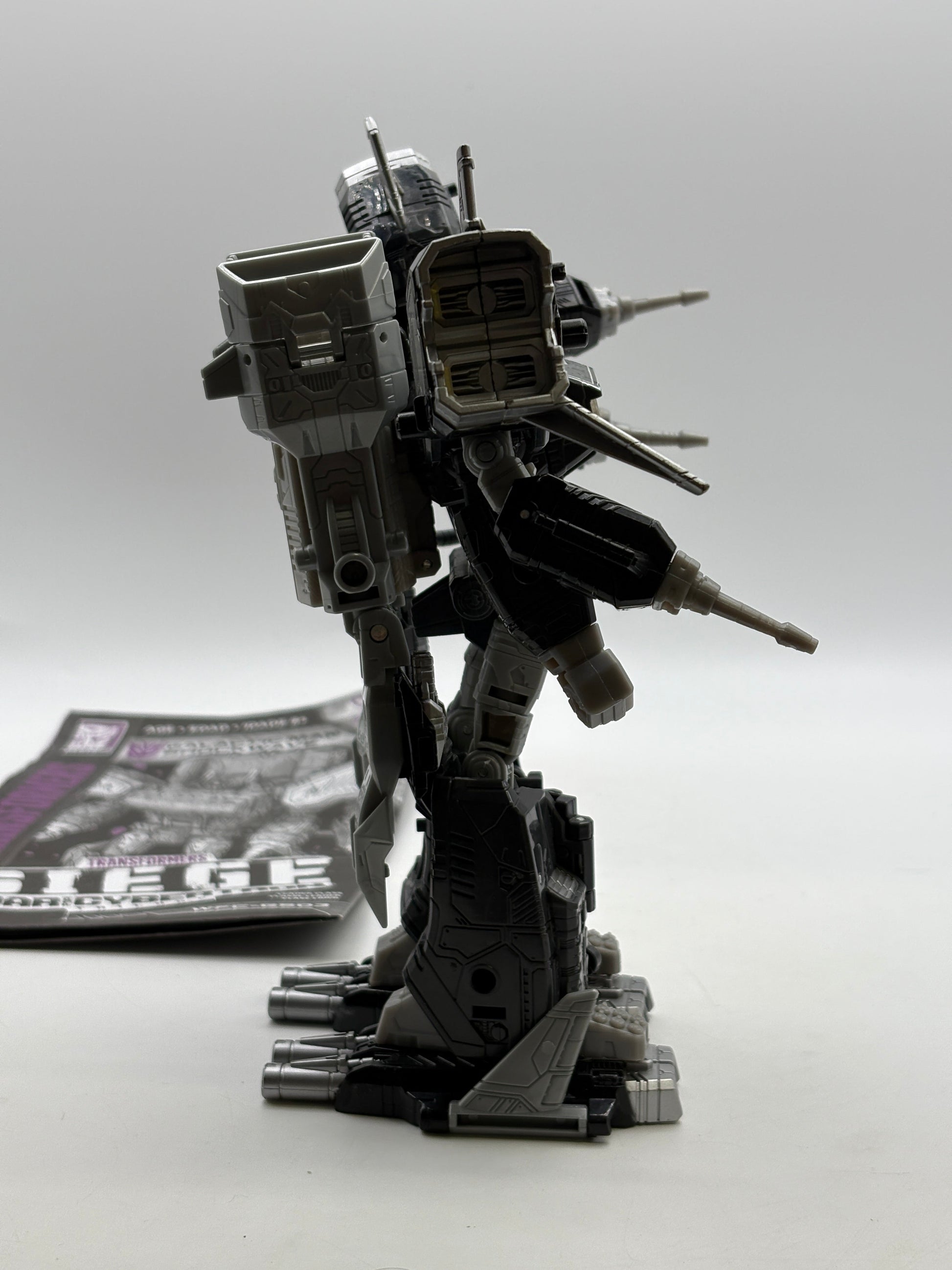 Transformers Legacy Selects Leader Galactic Man Shockwave Loose FRENLY BRICKS - Open 7 Days