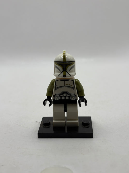 Lego Star Wars Clone Trooper Sergeant (Olive Green) Minifigure SW0438 FRENLY BRICKS - Open 7 Days
