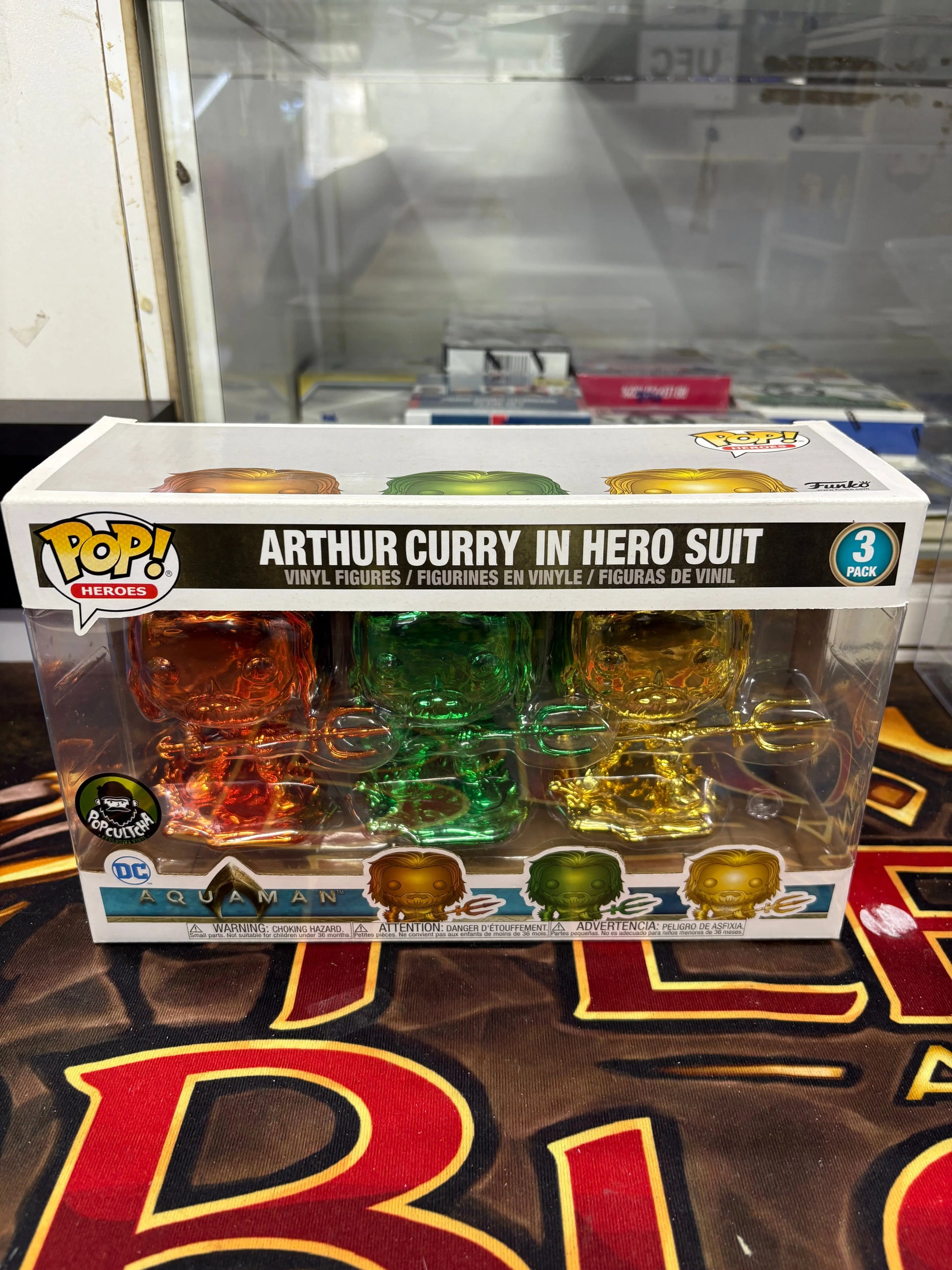 Funko Pop Vinyls Aquaman, Arthur Curry in Hero Suit, Popcultcha, 3 Pack FRENLY BRICKS - Open 7 Days