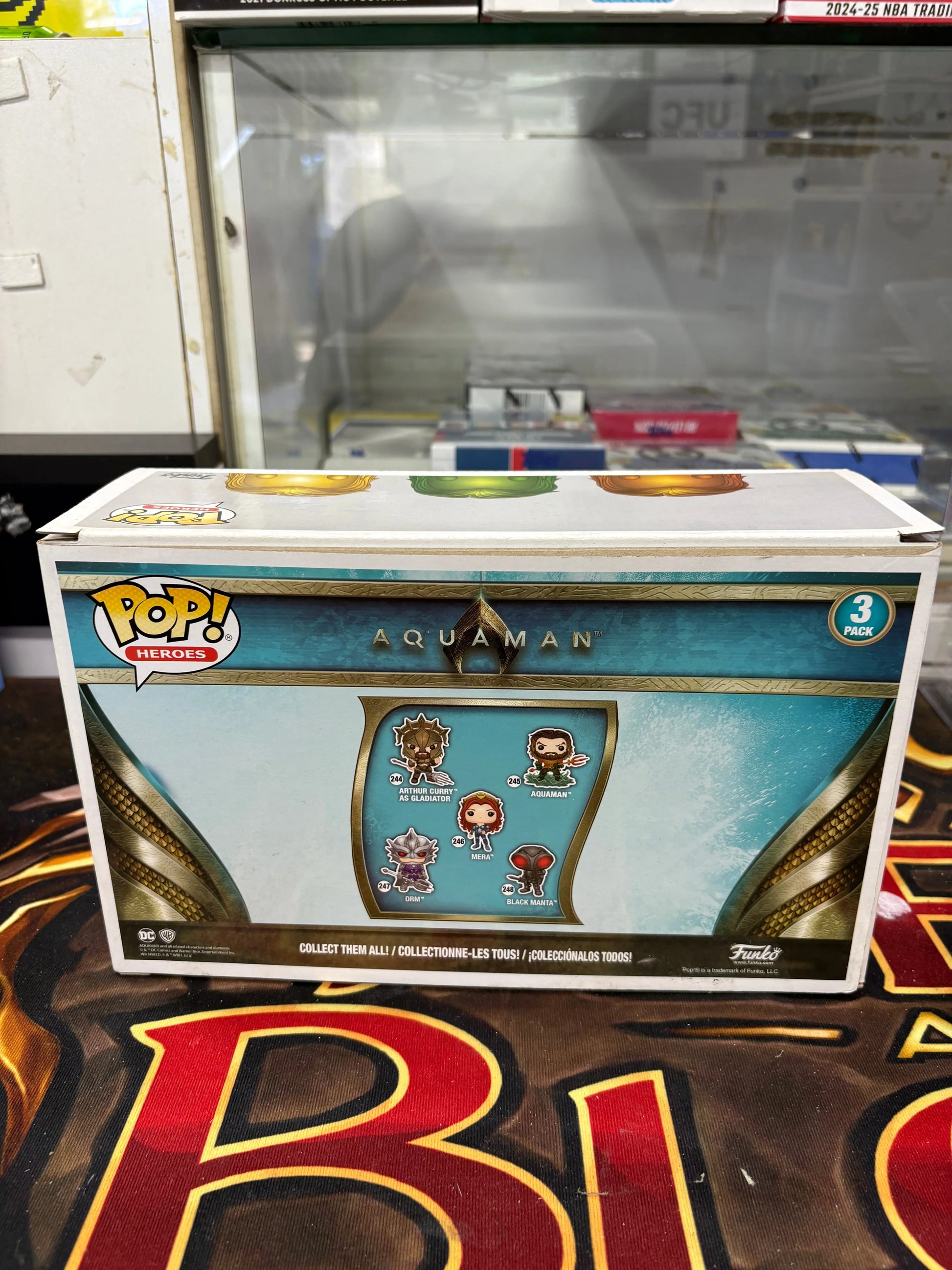 Funko Pop Vinyls Aquaman, Arthur Curry in Hero Suit, Popcultcha, 3 Pack FRENLY BRICKS - Open 7 Days