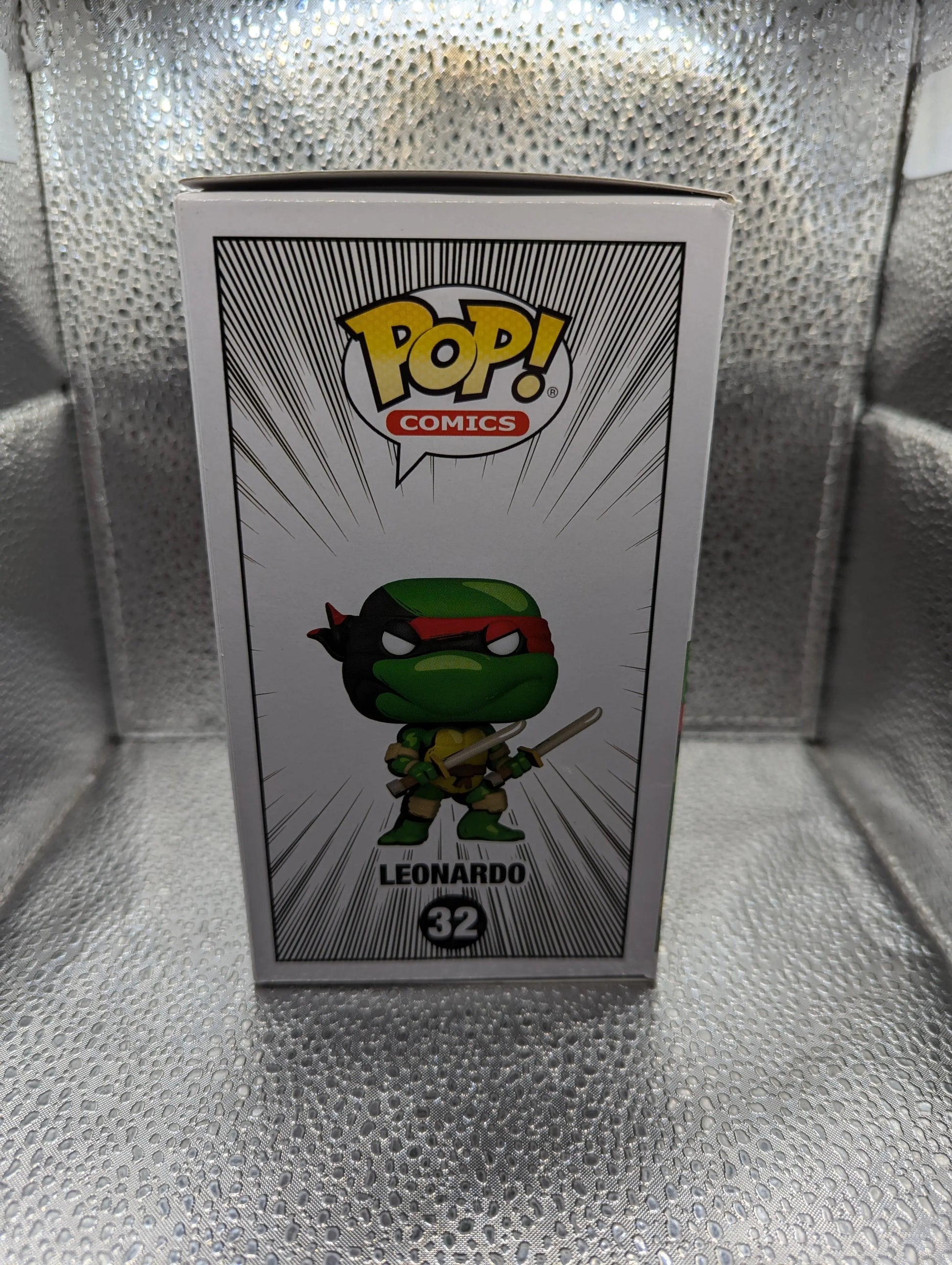 Funko POP! Comics: LEONARDO #32 Black and White CHASE Special Edition FRENLY BRICKS - Open 7 Days