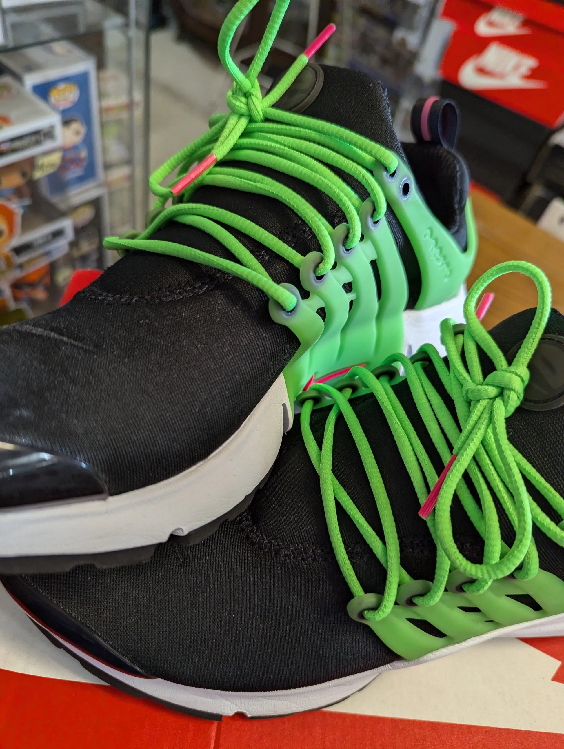 USED Nike Mens Size 10 Air Presto Hyper Pink Black Running Shoe DJ5143-001 FRENLY BRICKS - Open 7 Days