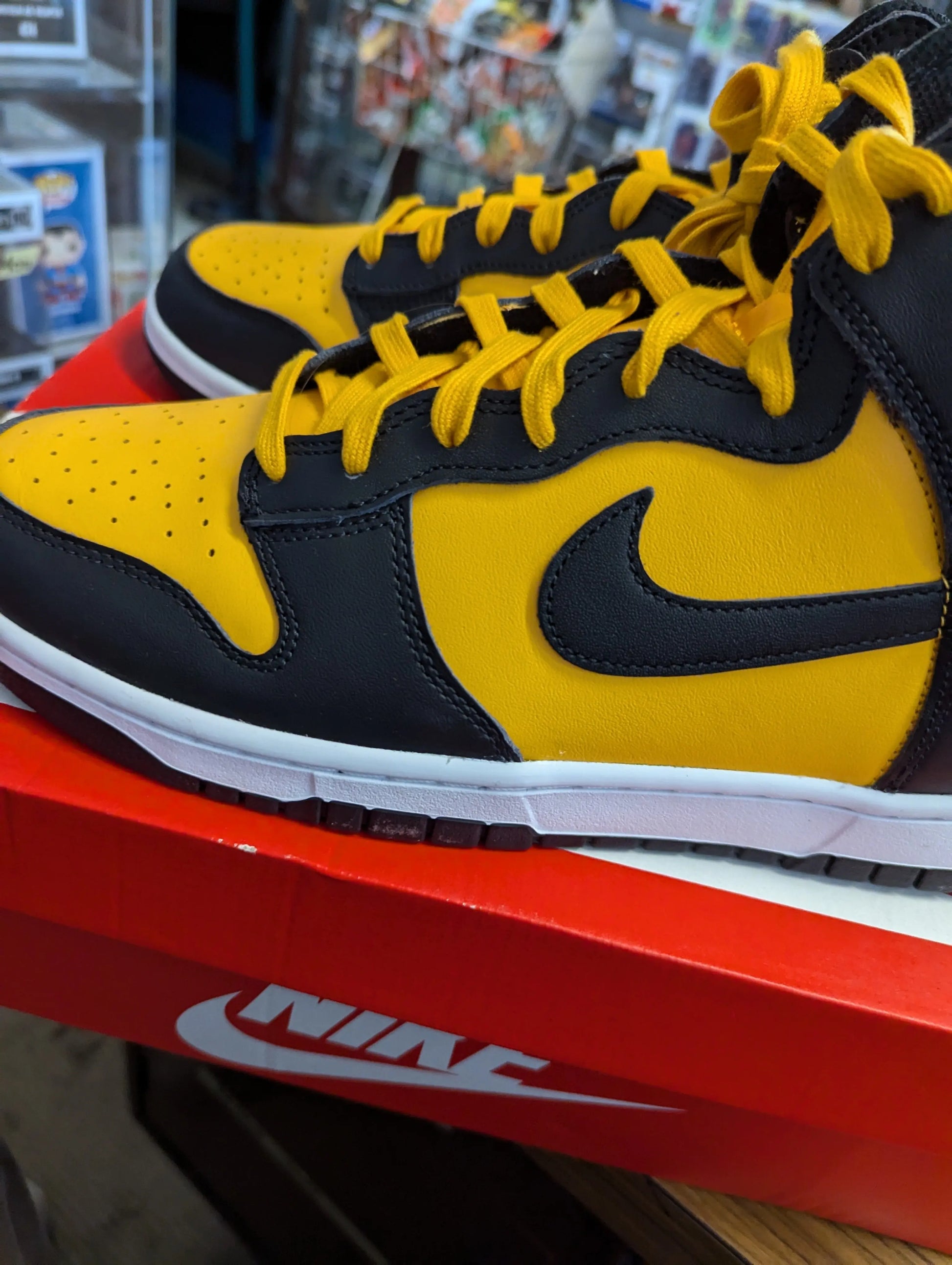 Nike Dunk Hi Retro University Gold/Black Size 11 US Style DD1399-700 FRENLY BRICKS - Open 7 Days