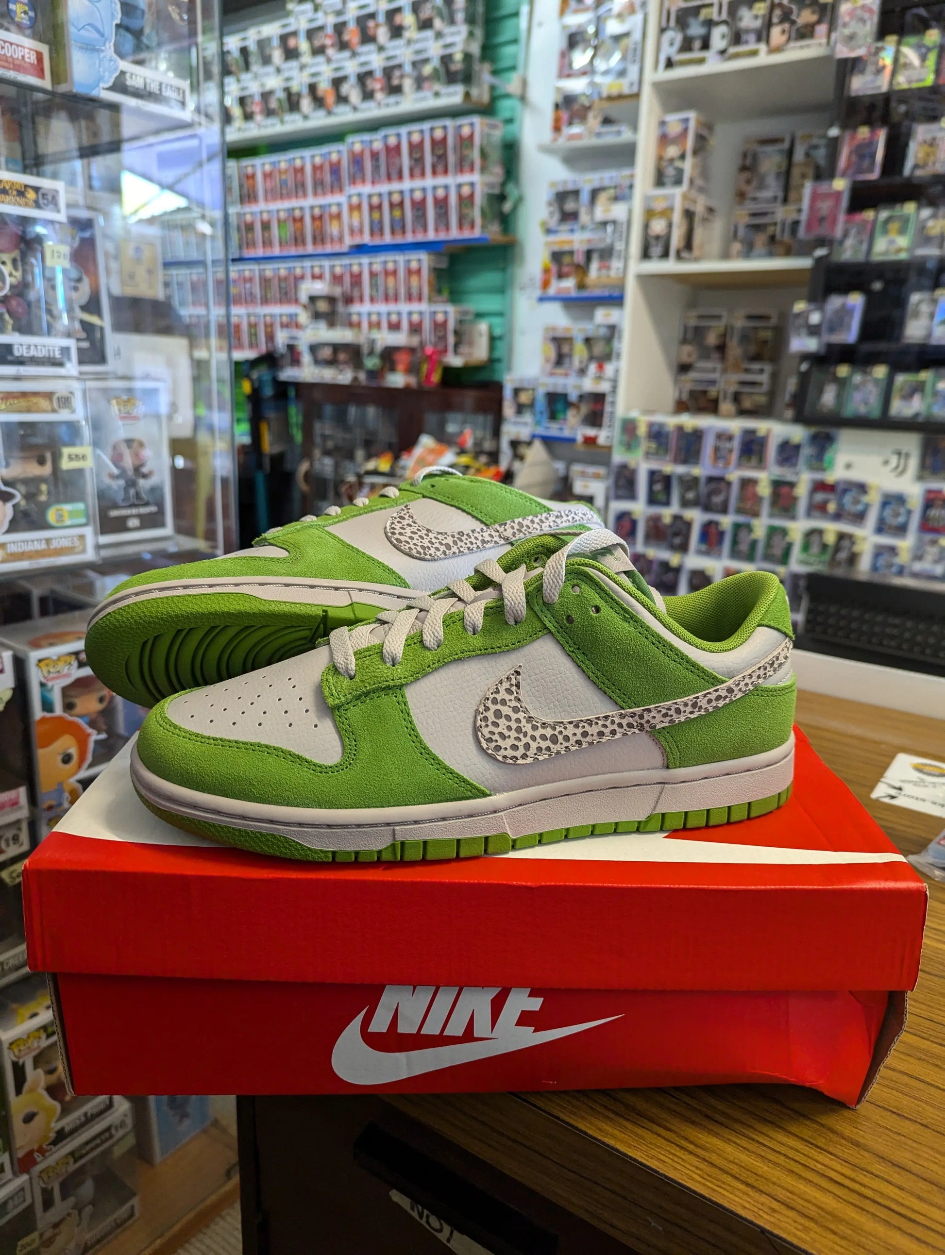 Nike Dunk Low AS Mens Shoes US 8.5 New Safari Swoosh Chlorophyll *box damage* FRENLY BRICKS - Open 7 Days