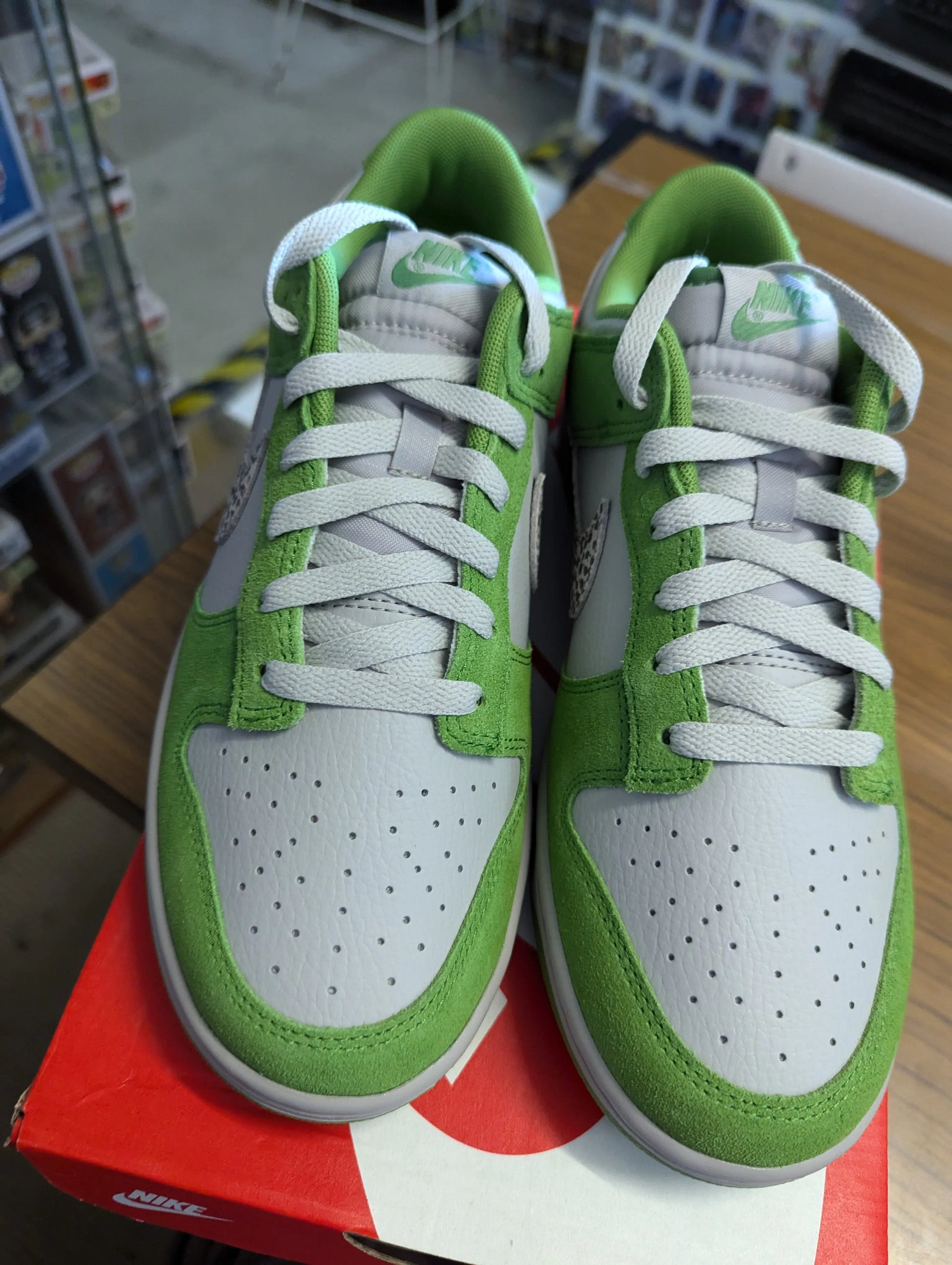 Nike Dunk Low AS Mens Shoes US 8.5 New Safari Swoosh Chlorophyll *box damage* FRENLY BRICKS - Open 7 Days