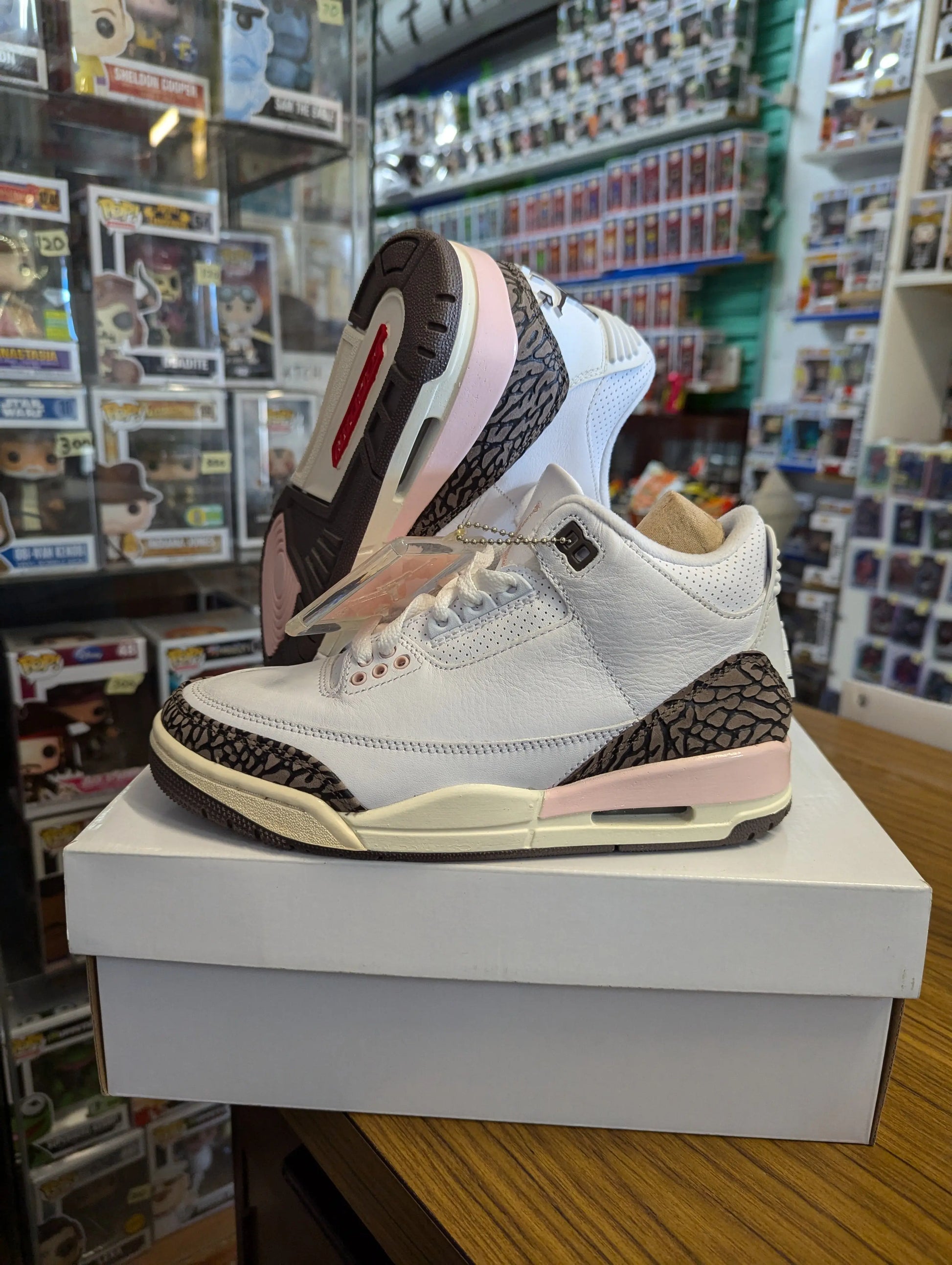 Air Jordan 3 'Neapolitan' White Sneaker, Size 6 used pre-owned CK9246-102 FRENLY BRICKS - Open 7 Days